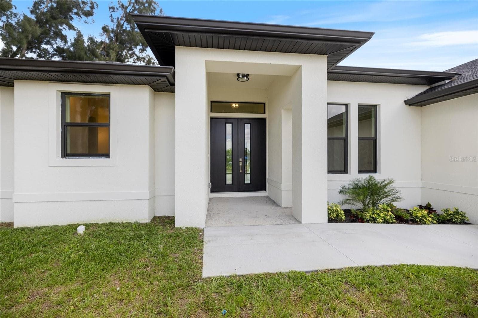 Single Family Residence at 12134 MALLORCA AVE, NORTH PORT, photo 4 of 41