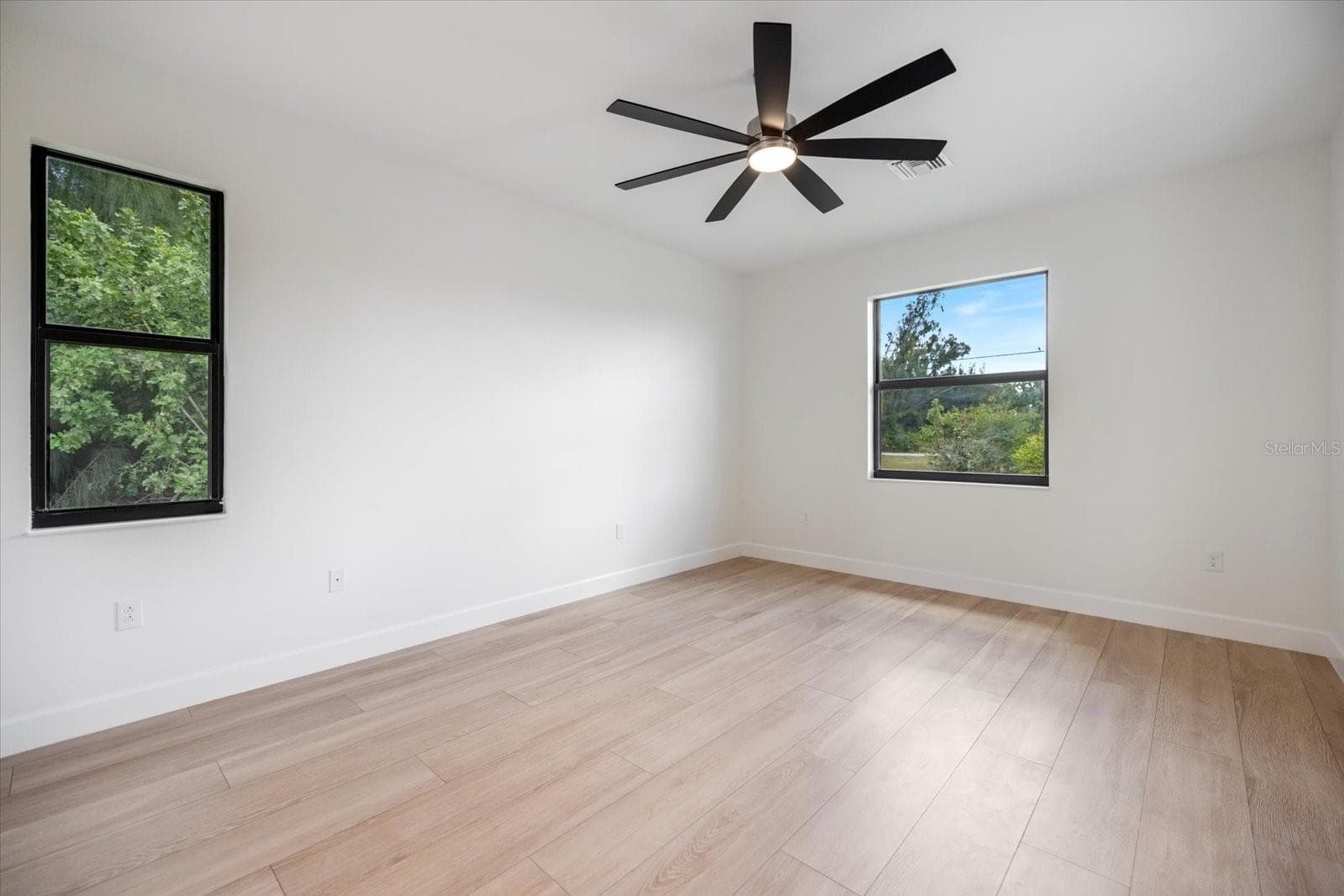 Single Family Residence at 12134 MALLORCA AVE, NORTH PORT, photo 15 of 41