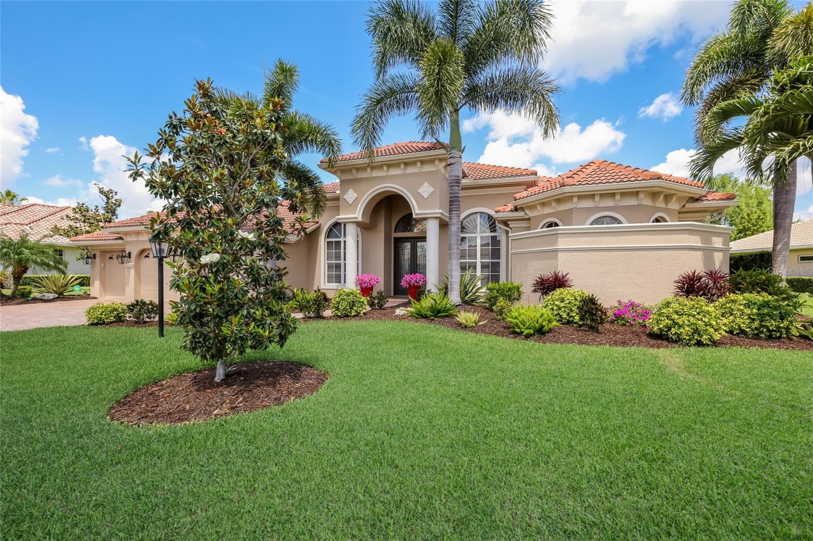 Single Family Residence at 7207 ASHLAND GLN, LAKEWOOD RANCH, photo 2 of 83