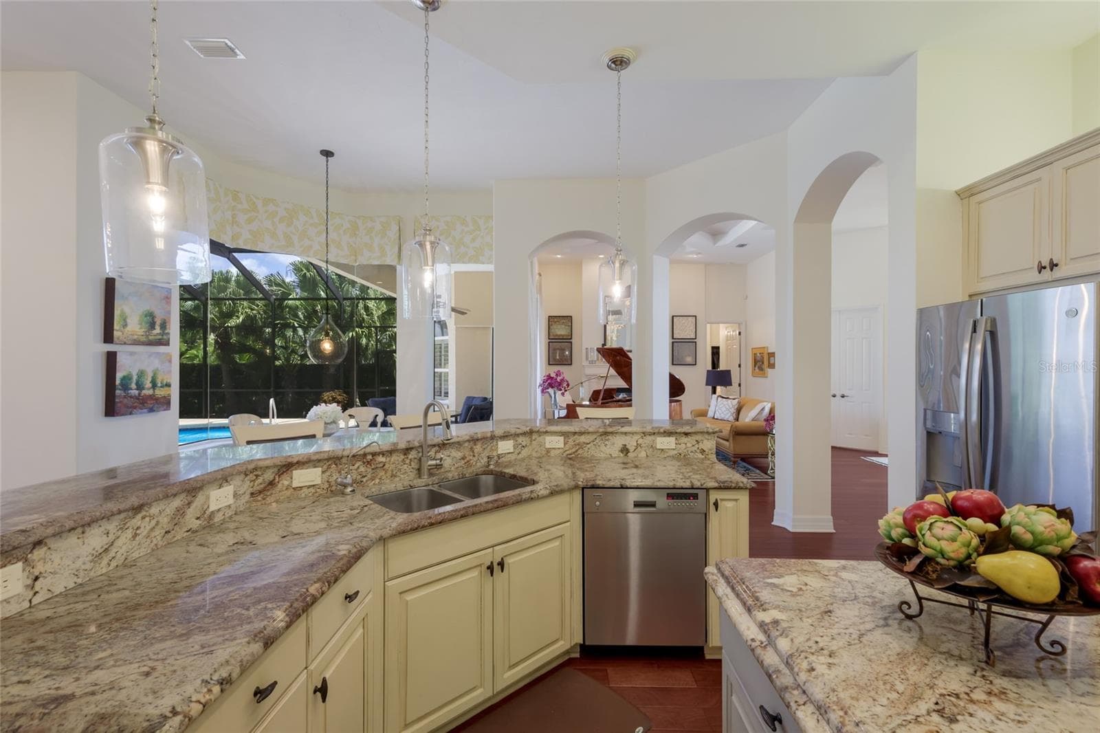 Single Family Residence at 7207 ASHLAND GLN, LAKEWOOD RANCH, photo 24 of 83