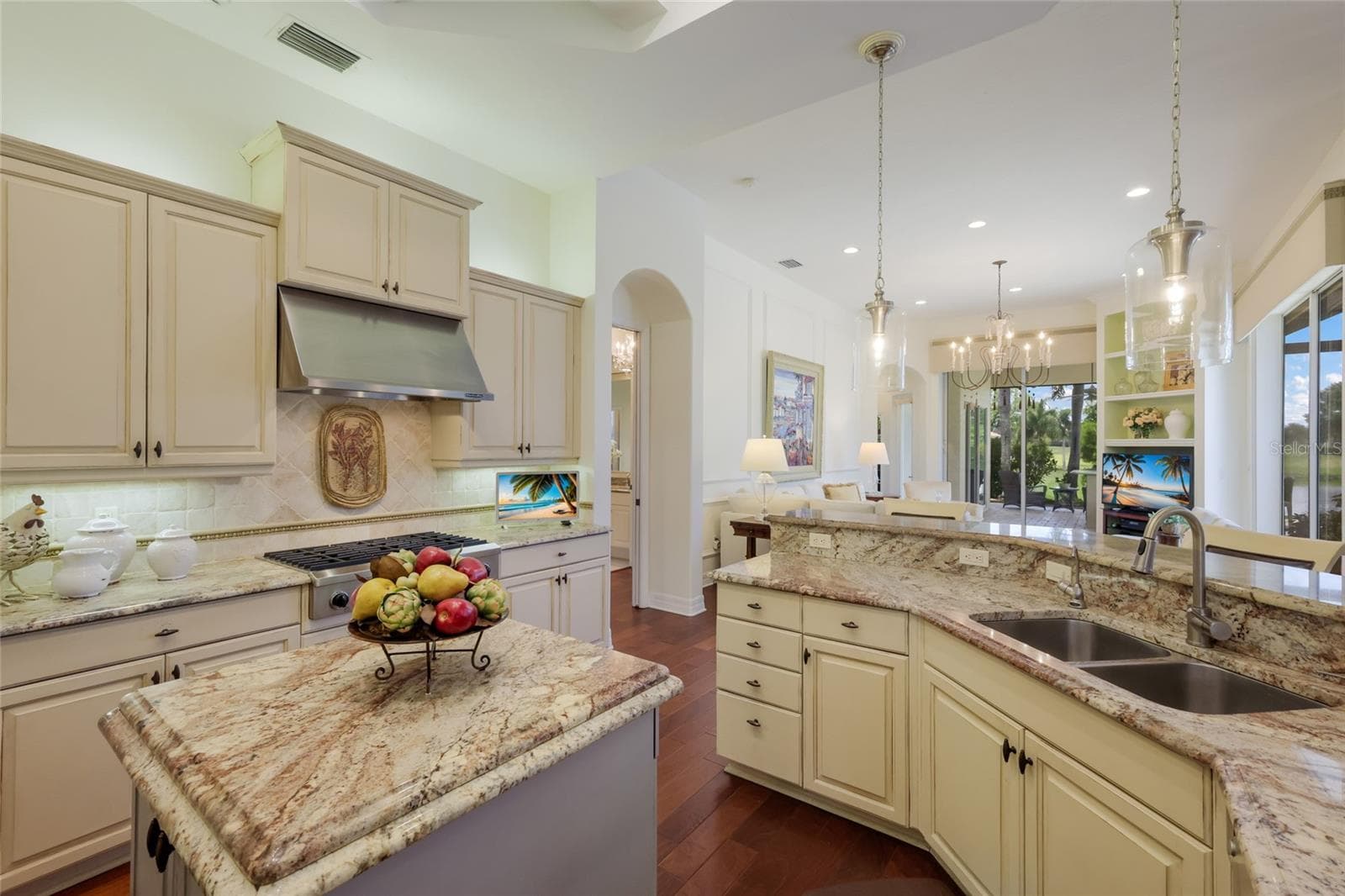 Single Family Residence at 7207 ASHLAND GLN, LAKEWOOD RANCH, photo 25 of 83