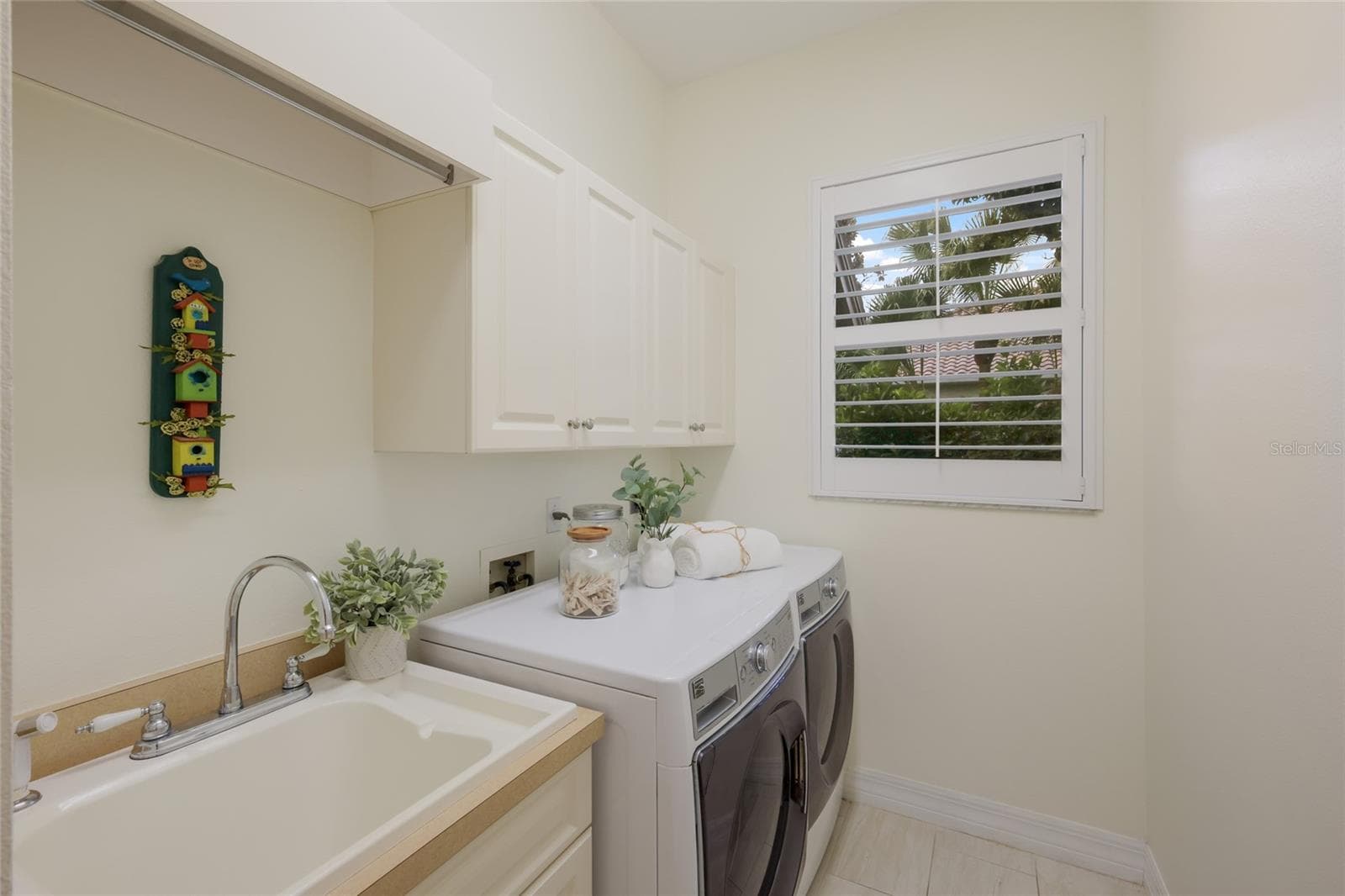 Single Family Residence at 7207 ASHLAND GLN, LAKEWOOD RANCH, photo 48 of 83