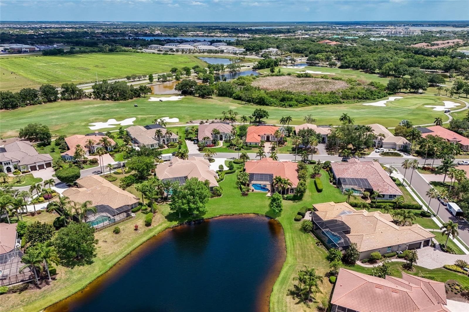 Single Family Residence at 7207 ASHLAND GLN, LAKEWOOD RANCH, photo 69 of 83