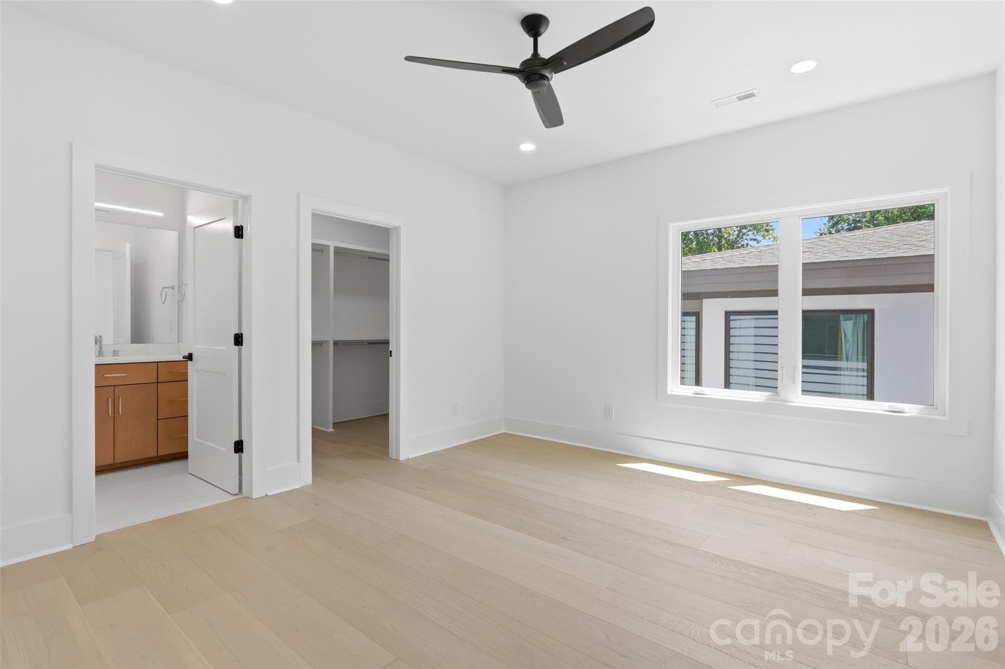 3rd bed with huge walk-in closet - 2649 Laburnum Avenue, Charlotte