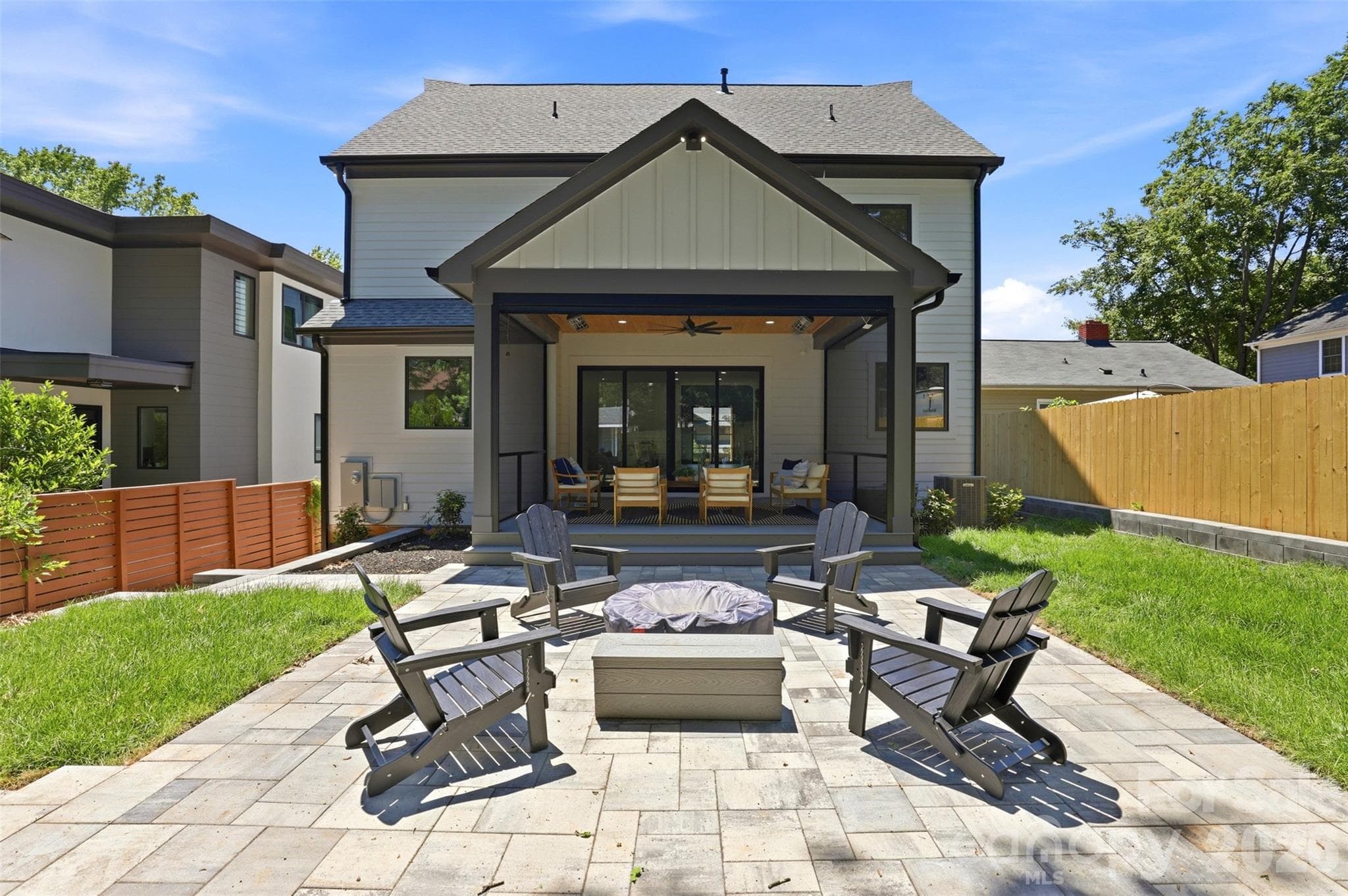 gas firepit - 2649 Laburnum Avenue, Charlotte