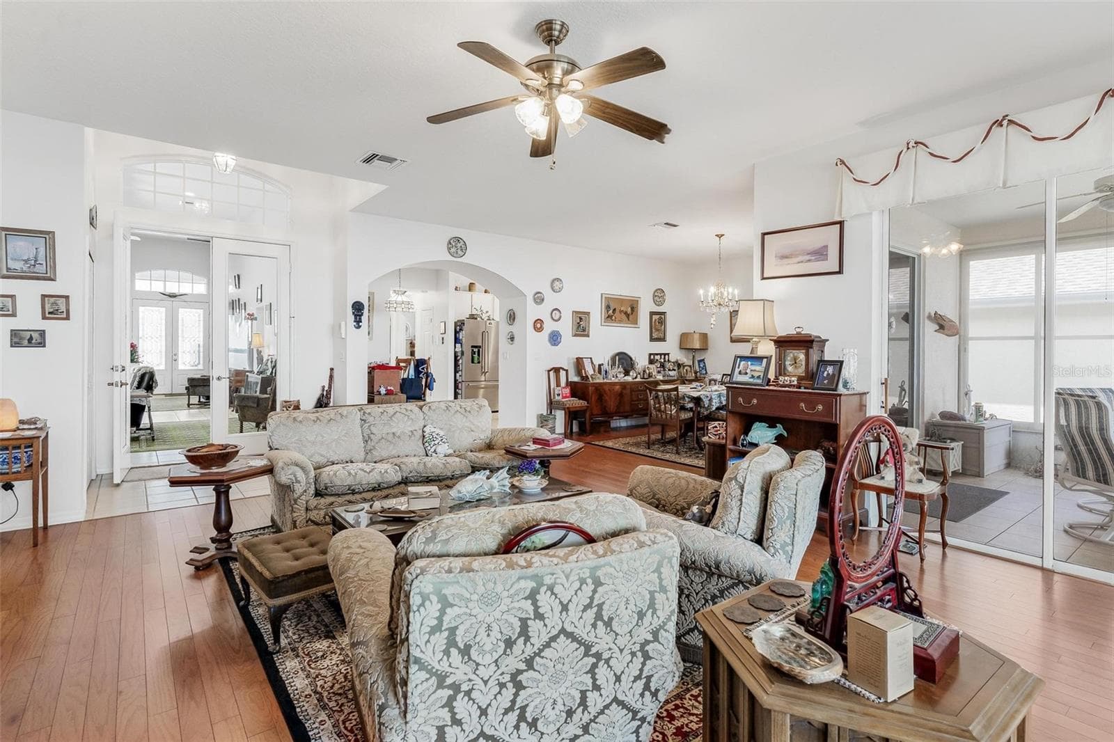 LIVING ROOM WITH A VIEW - 6274 SAILBOAT AVE, TAVARES