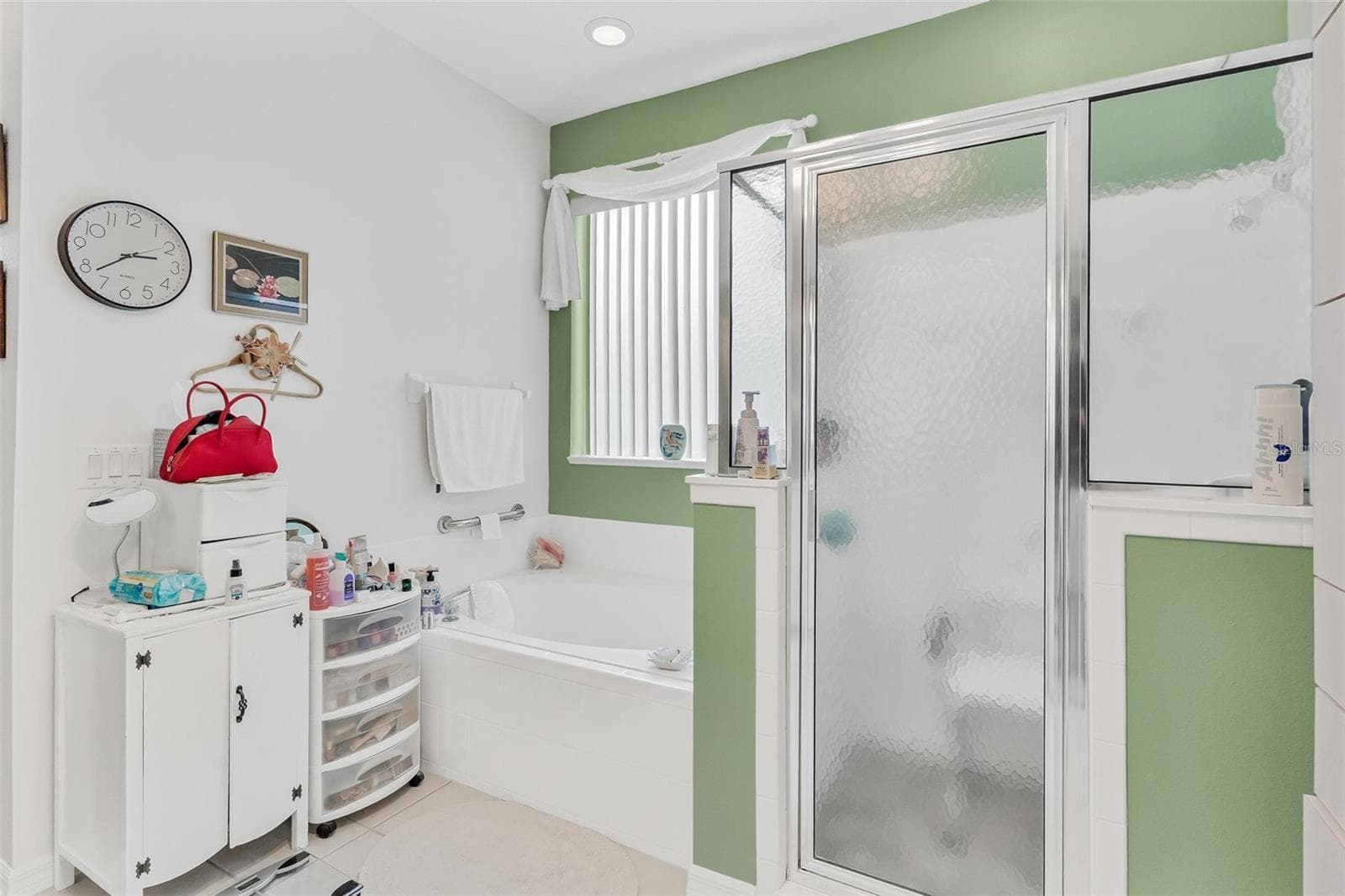 WALK IN SHOWER - 6274 SAILBOAT AVE, TAVARES