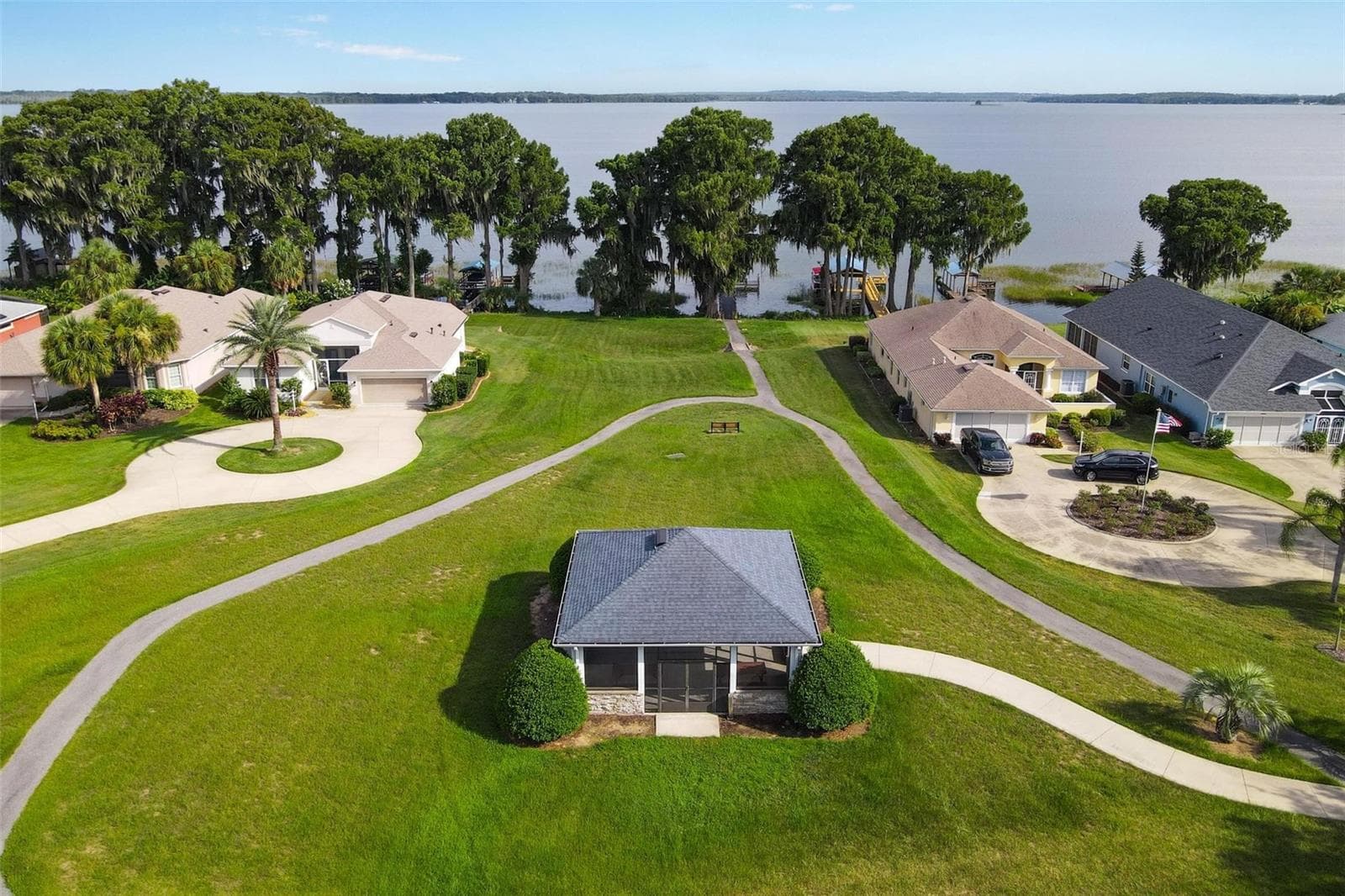 COMMUNITY BBQ AREA - 6274 SAILBOAT AVE, TAVARES