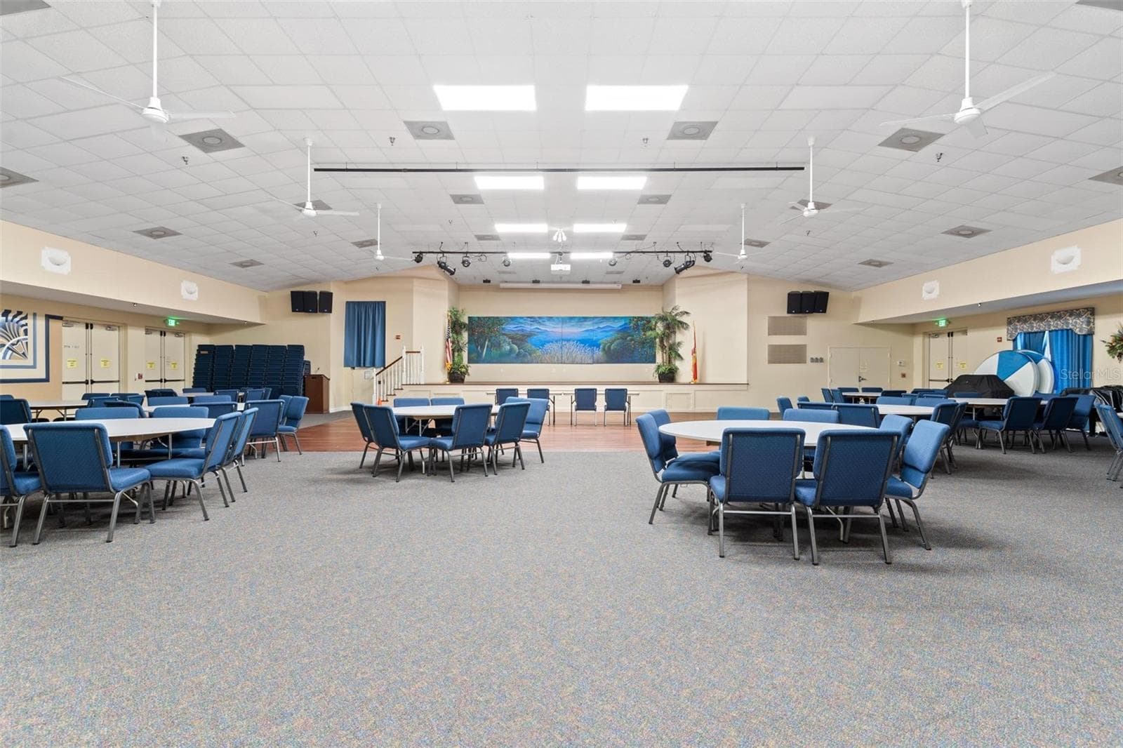 CLUBHOUSE HALL - 6274 SAILBOAT AVE, TAVARES