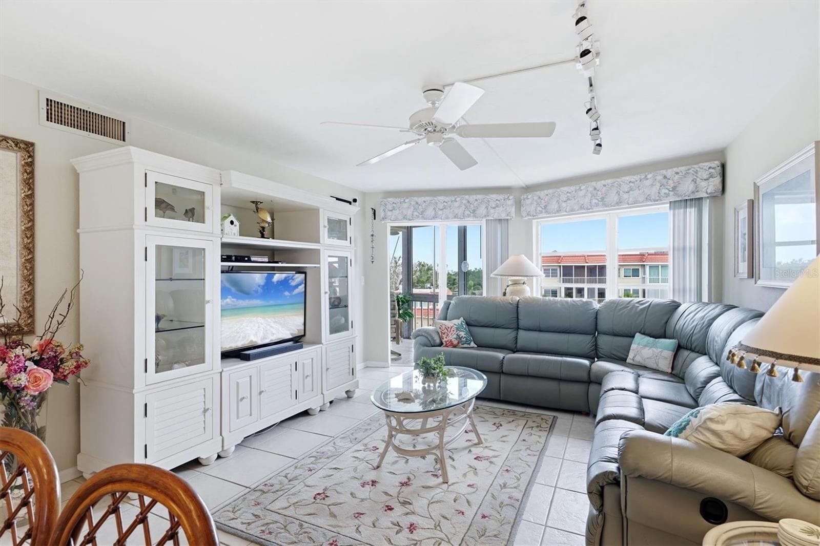 Condominium at 1215 S PORTOFINO DR #406, SARASOTA, photo 6 of 59
