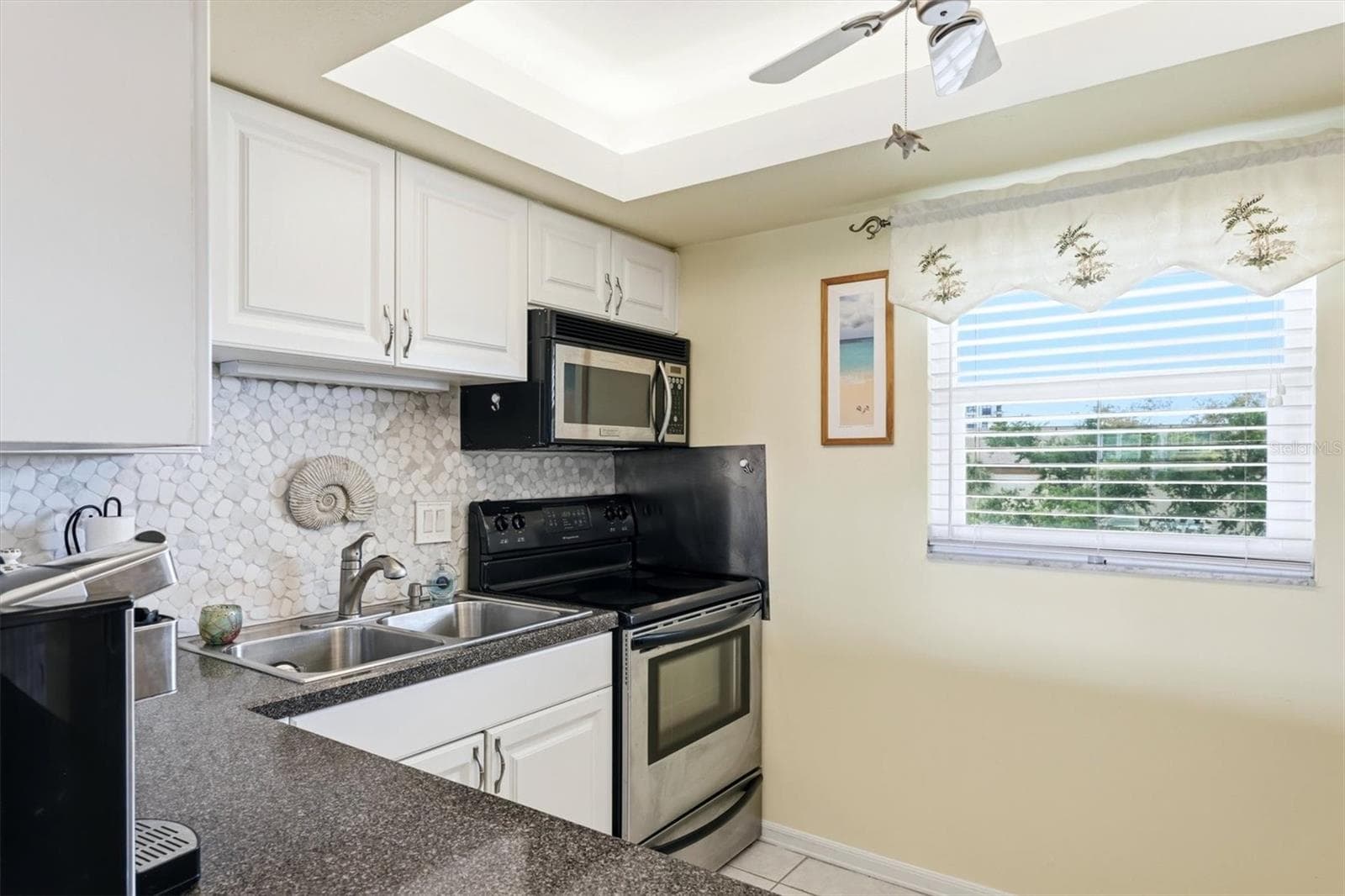 Condominium at 1215 S PORTOFINO DR #406, SARASOTA, photo 14 of 59