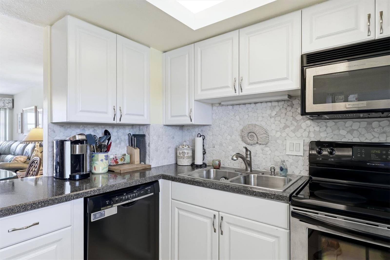 Condominium at 1215 S PORTOFINO DR #406, SARASOTA, photo 16 of 59