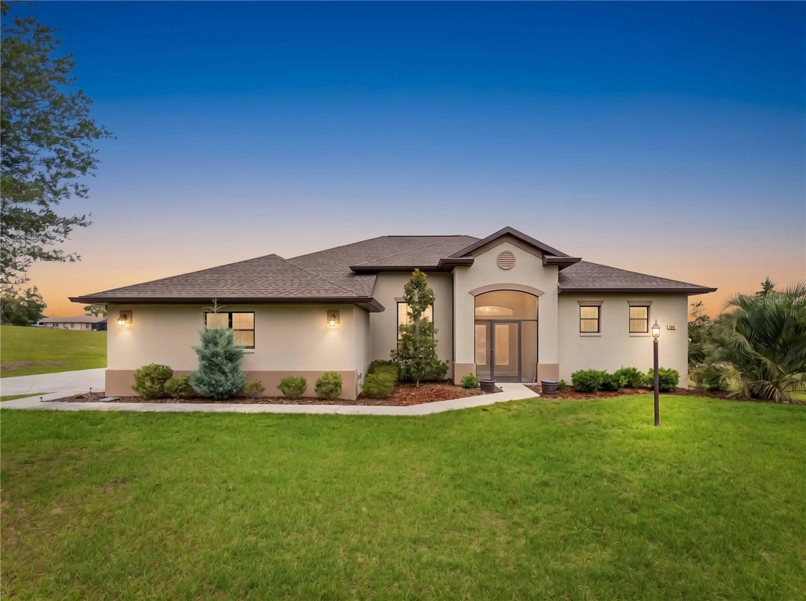 1381 N SPEND A BUCK DR