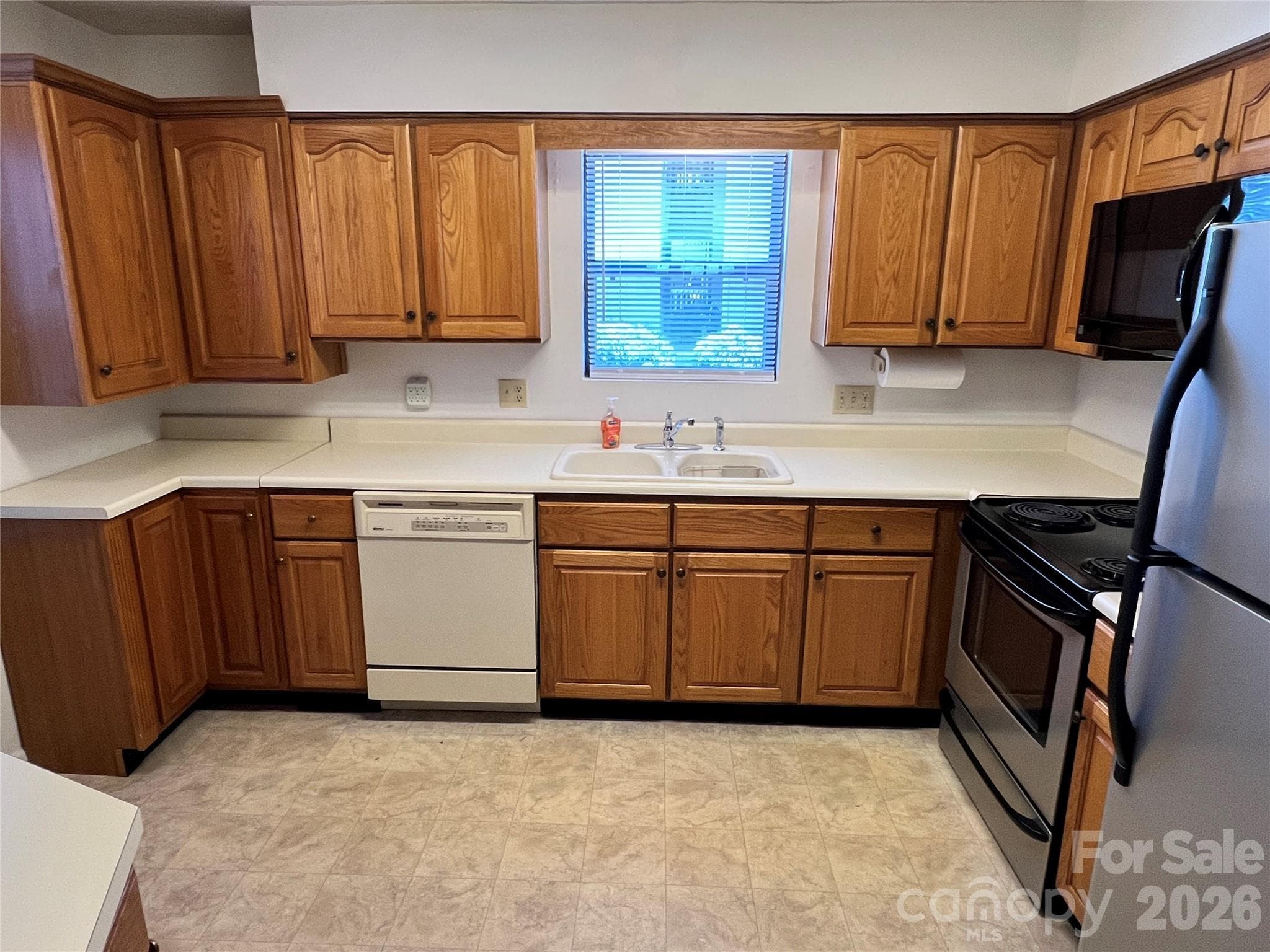 Bright open kitchen - Asheville
