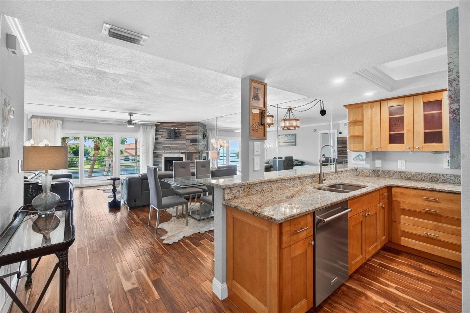Condominium at 363 PINELLAS BAYWAY S #42, ST PETERSBURG, photo 12 of 35