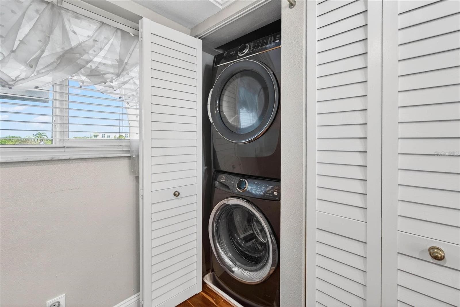 Condominium at 363 PINELLAS BAYWAY S #42, ST PETERSBURG, photo 14 of 35