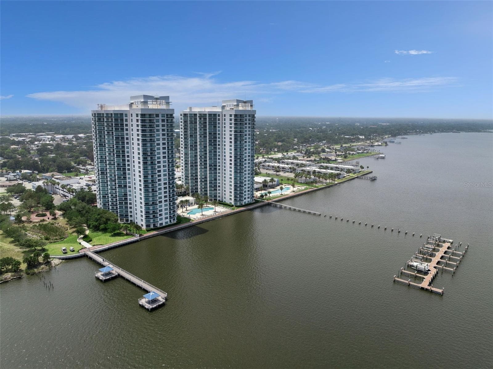 231 RIVERSIDE DR #702-1