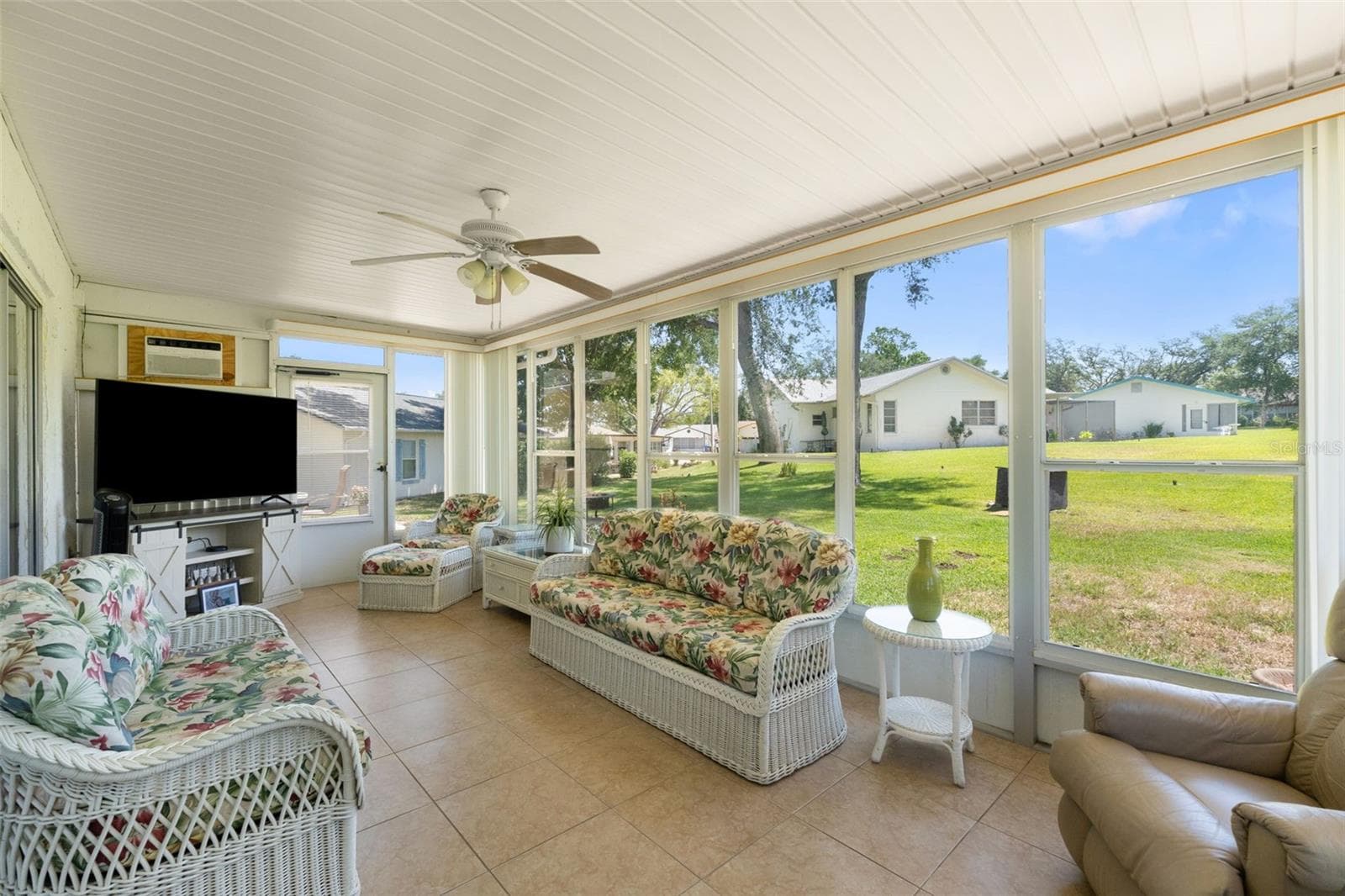 Single Family Residence at 10520 SPRINGWOOD DR, PORT RICHEY, photo 20 of 38