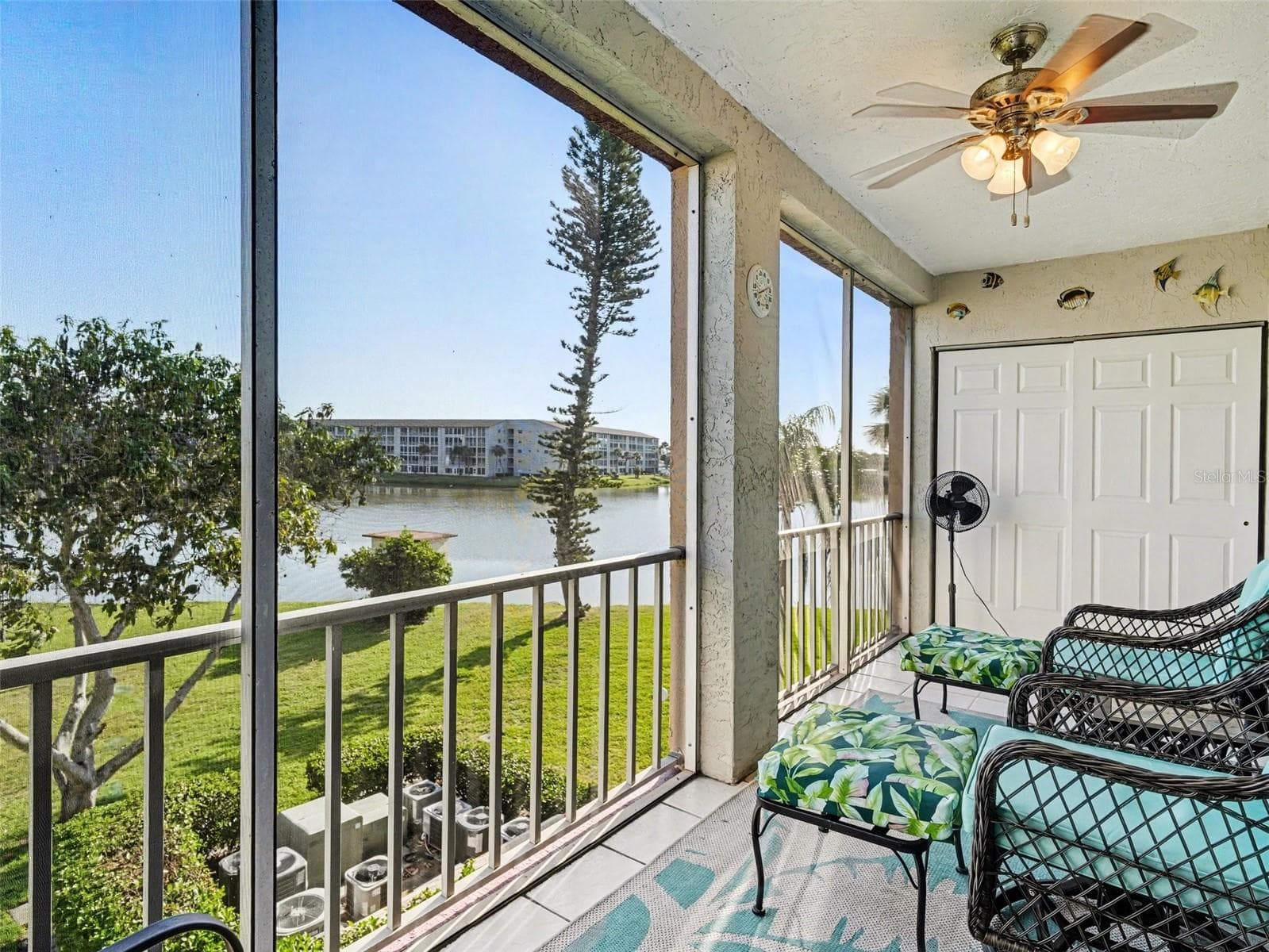 3915 LAKE BAYSHORE DR #306