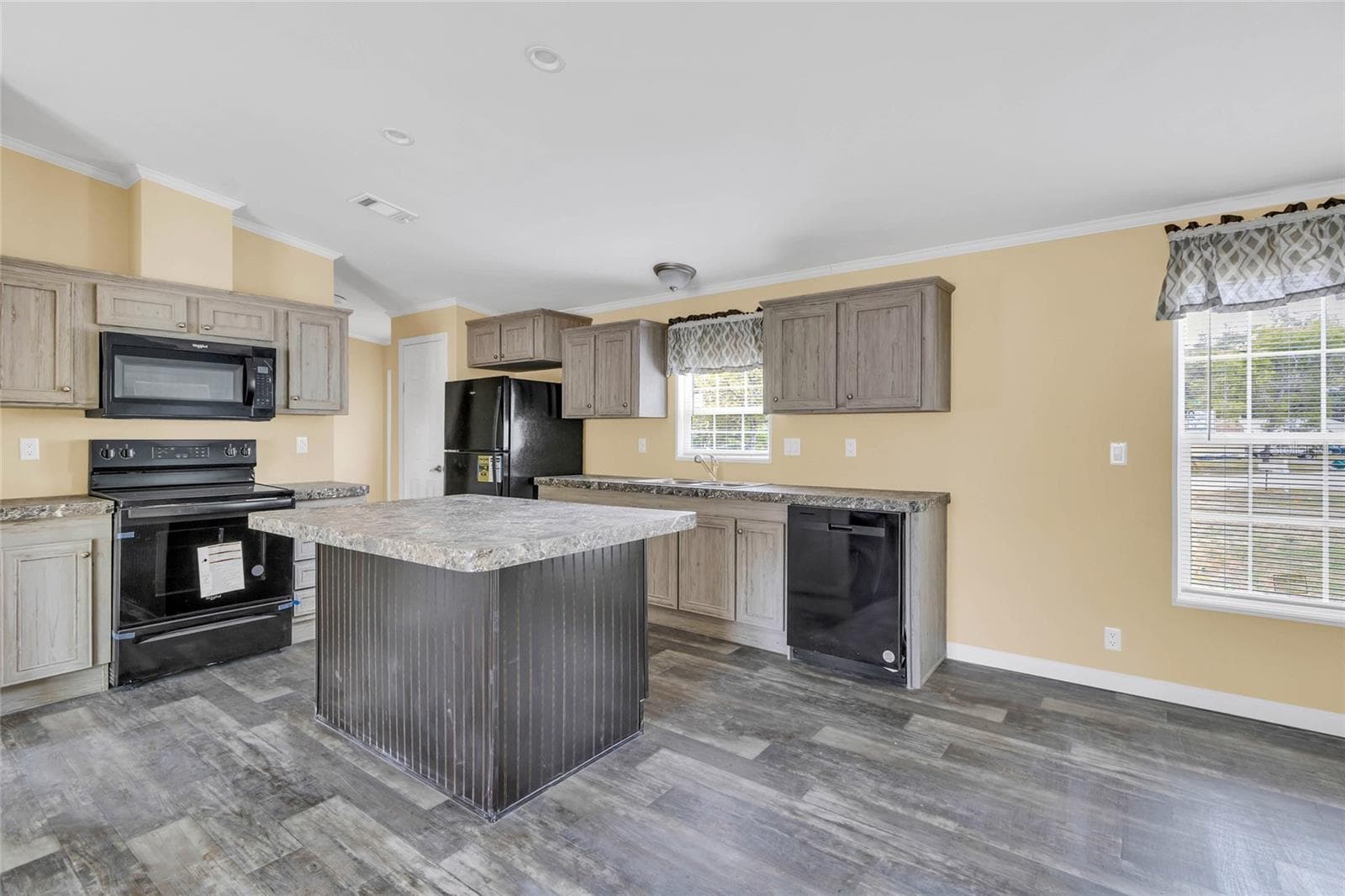 Manufactured Home at 7193 SEALAWN DR, SPRING HILL, photo 3 of 34