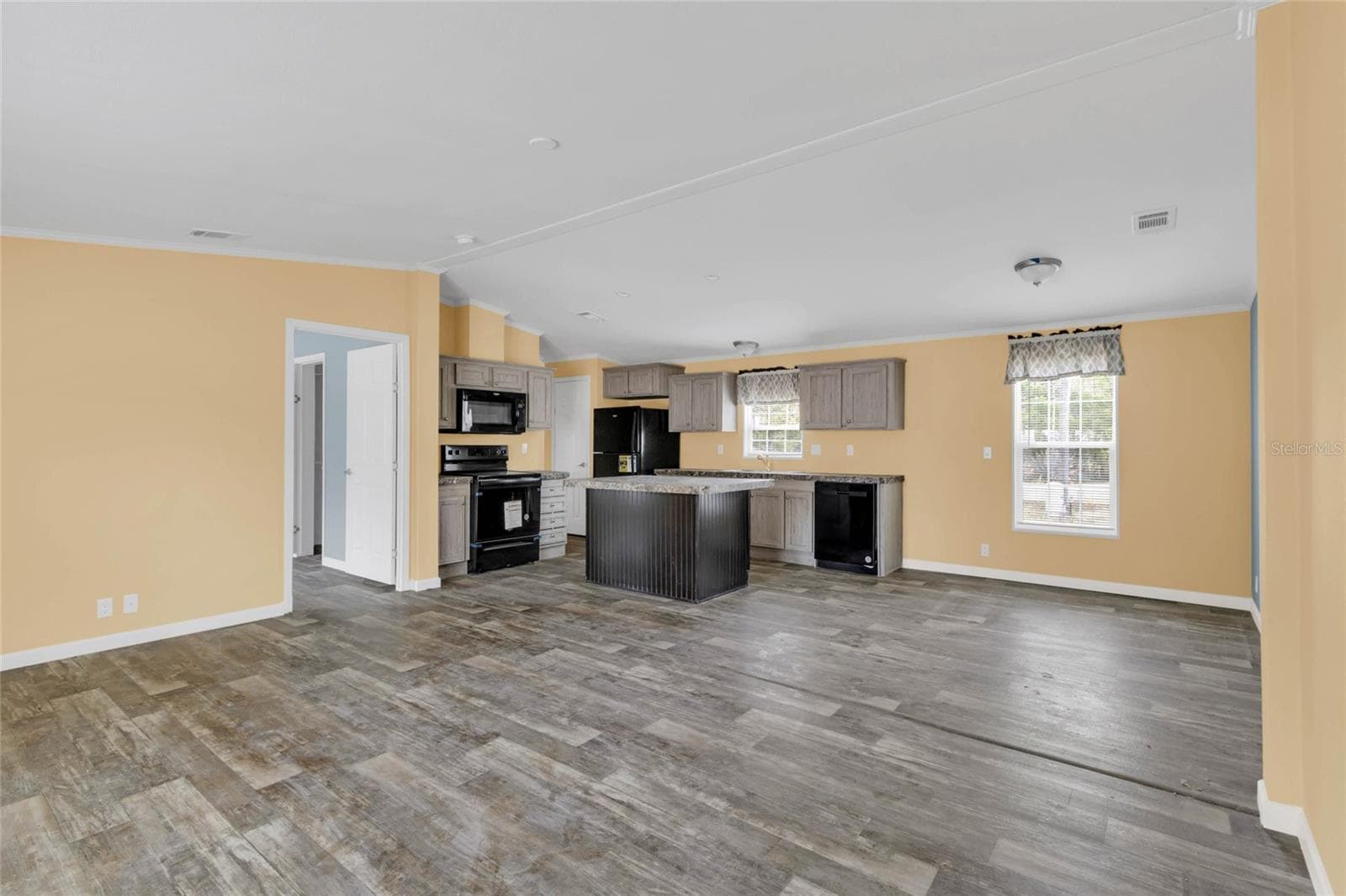 Manufactured Home at 7193 SEALAWN DR, SPRING HILL, photo 10 of 34