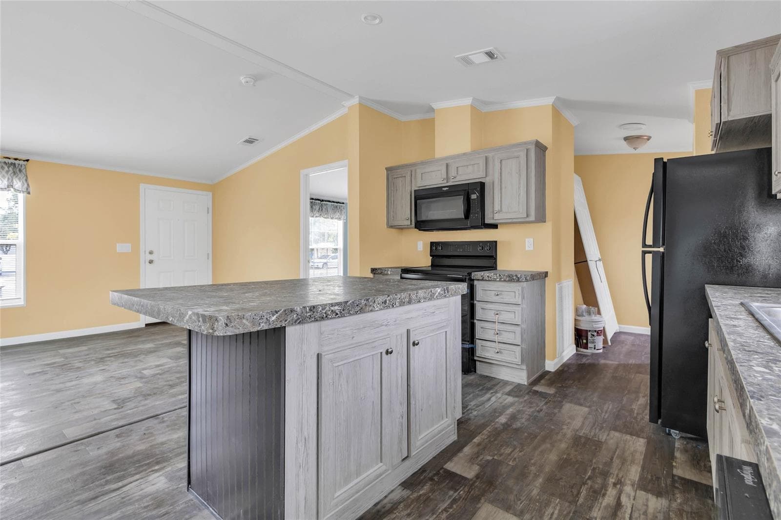 Manufactured Home at 7193 SEALAWN DR, SPRING HILL, photo 12 of 34