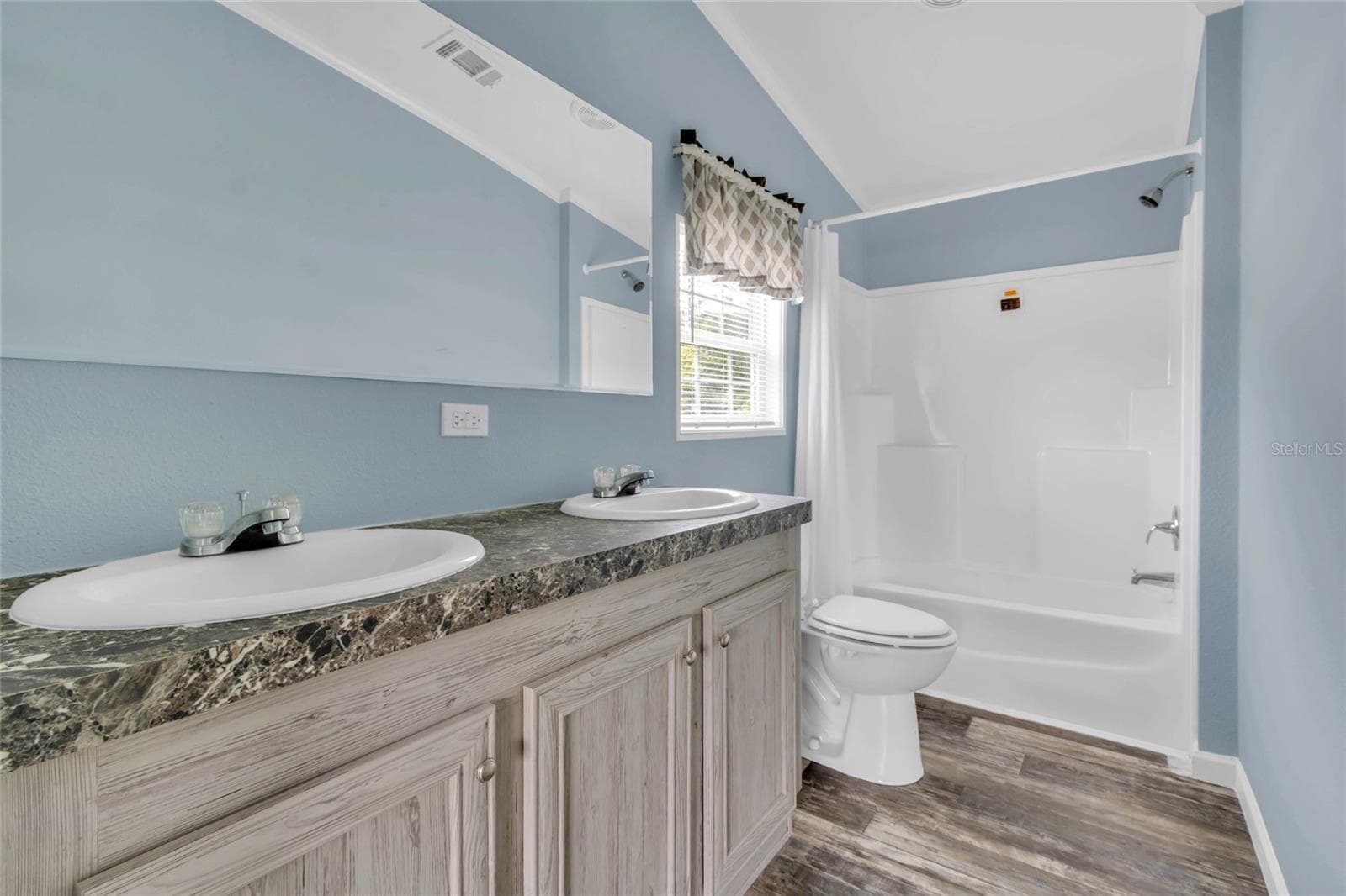 Manufactured Home at 7193 SEALAWN DR, SPRING HILL, photo 19 of 34