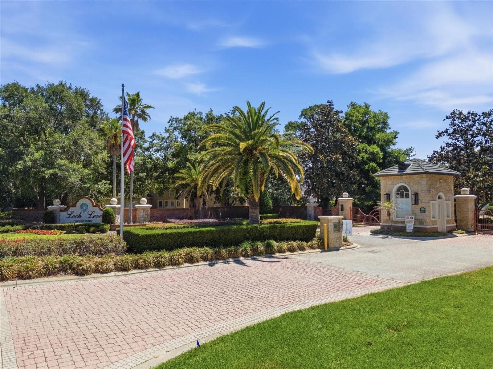Single Family Residence at 1064 CEASARS CT, MOUNT DORA, photo 37 of 40