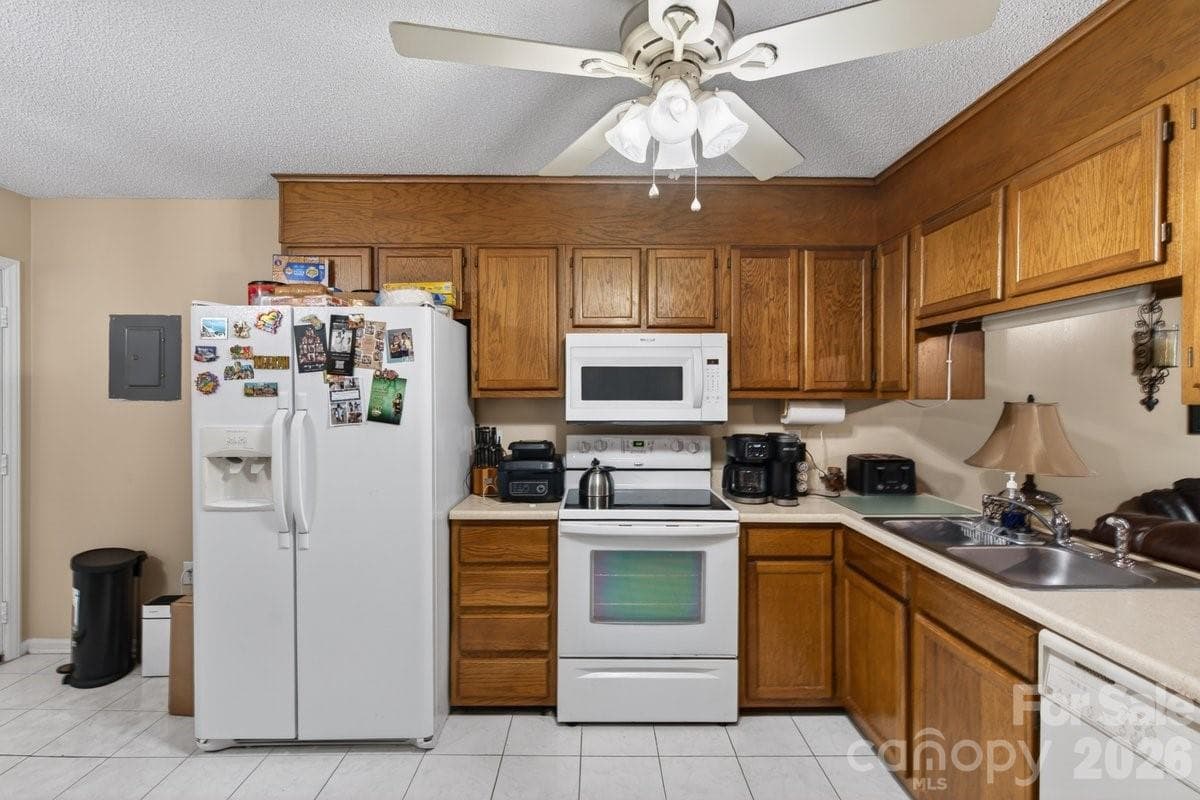 Condominium at 634 Hillcrest Drive, Shelby, photo 9 of 22