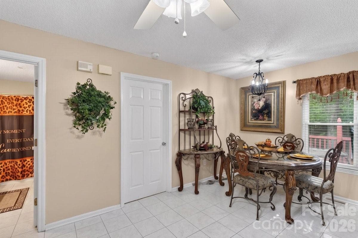 Condominium at 634 Hillcrest Drive, Shelby, photo 14 of 22
