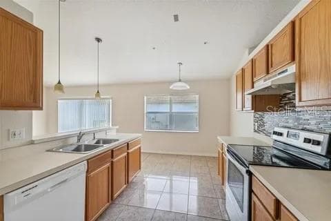 Single Family Residence at 502 MATTERHORN PL, KISSIMMEE, photo 9 of 25