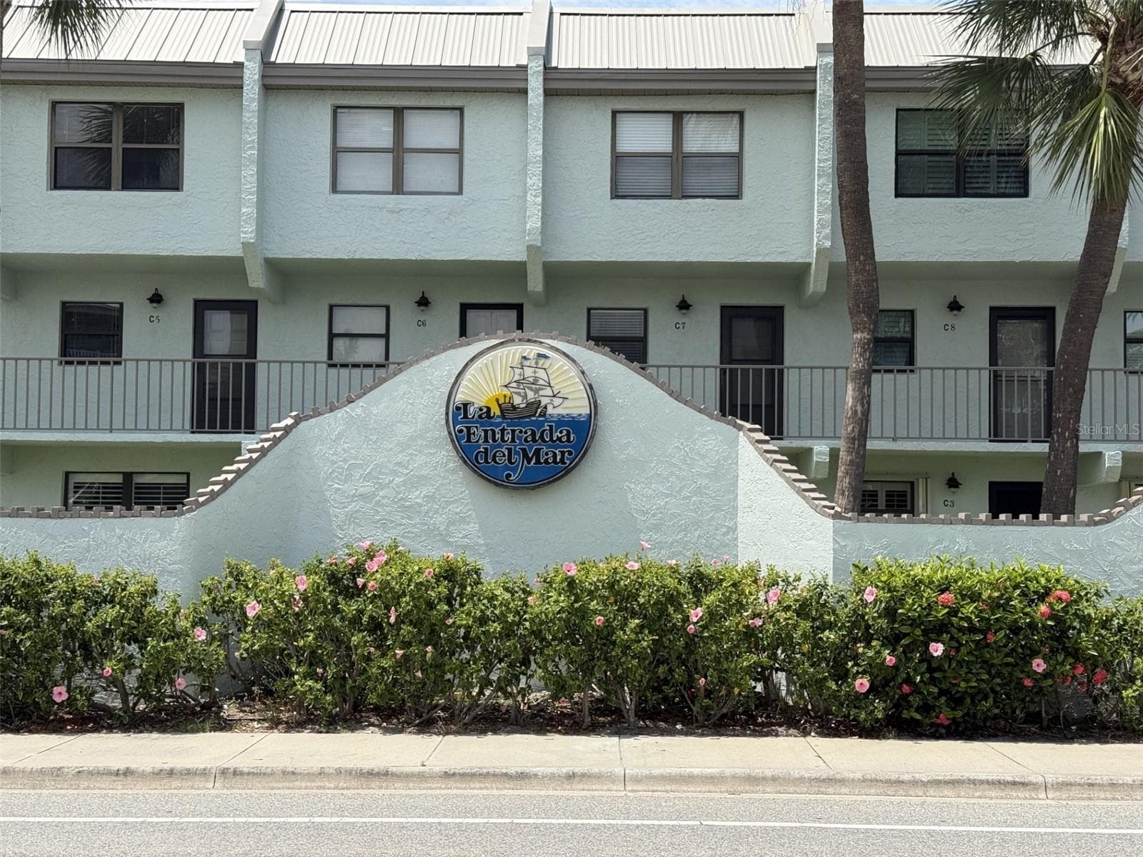 Front of La Entrada Del Mar - 1300 SEAWAY DR #C1, HUTCHINSON ISLAND