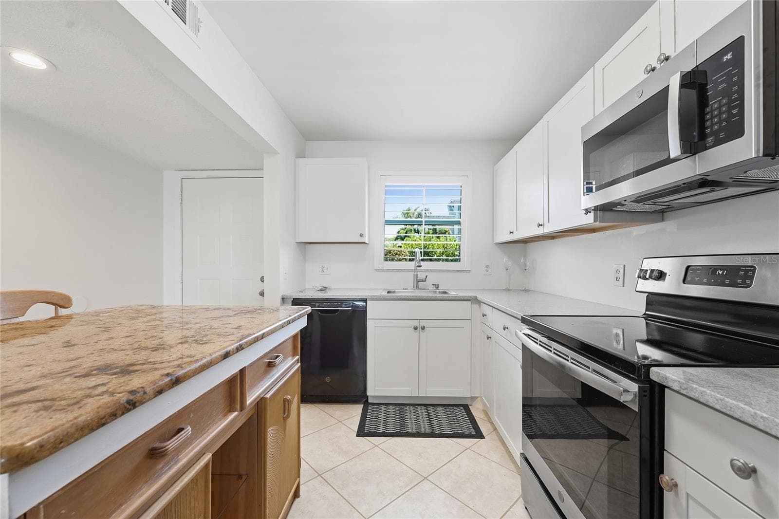 Kitchen - 1300 SEAWAY DR #C1, HUTCHINSON ISLAND