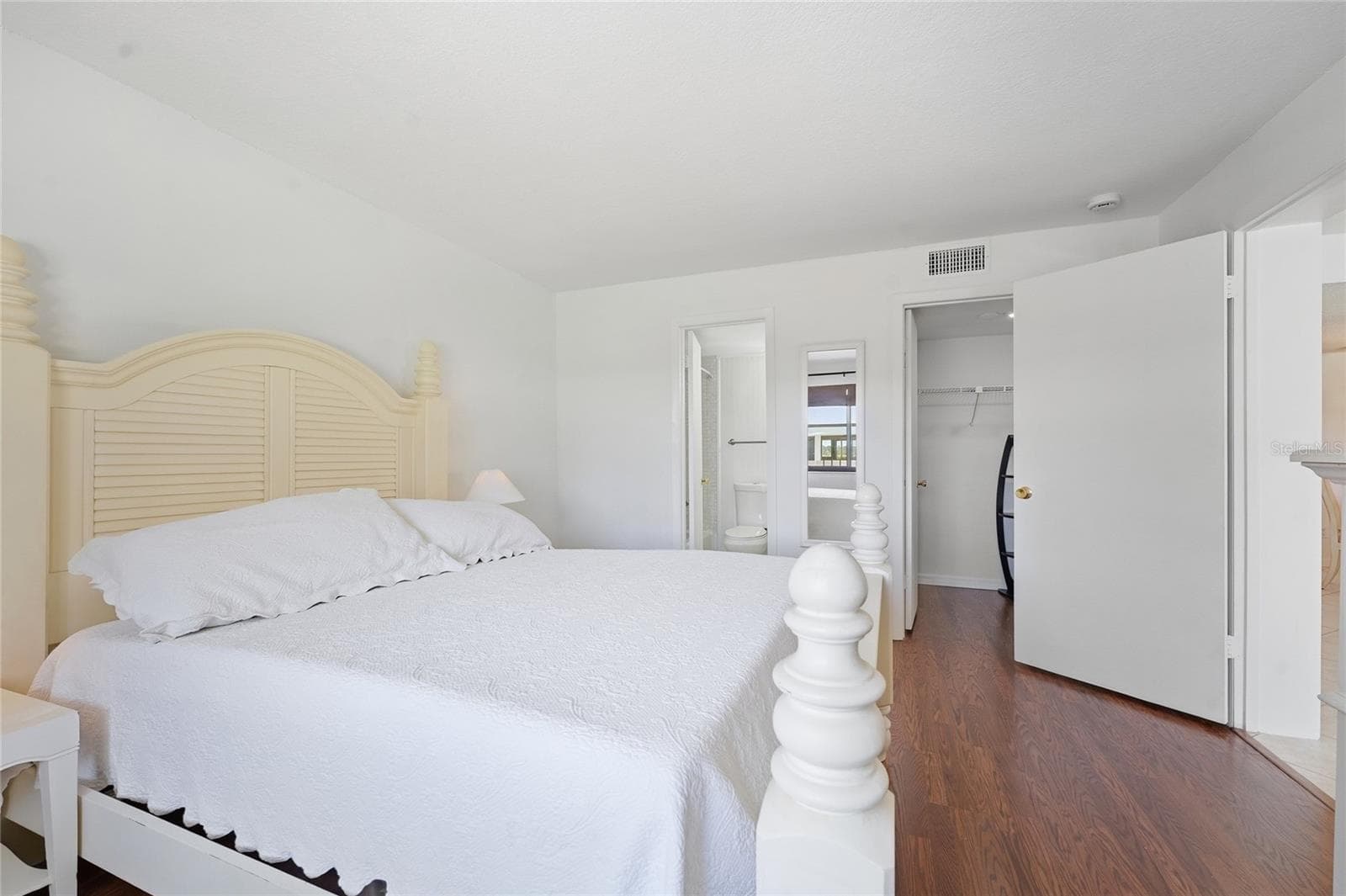 Premier BR to bath and walk in closet - 1300 SEAWAY DR #C1, HUTCHINSON ISLAND