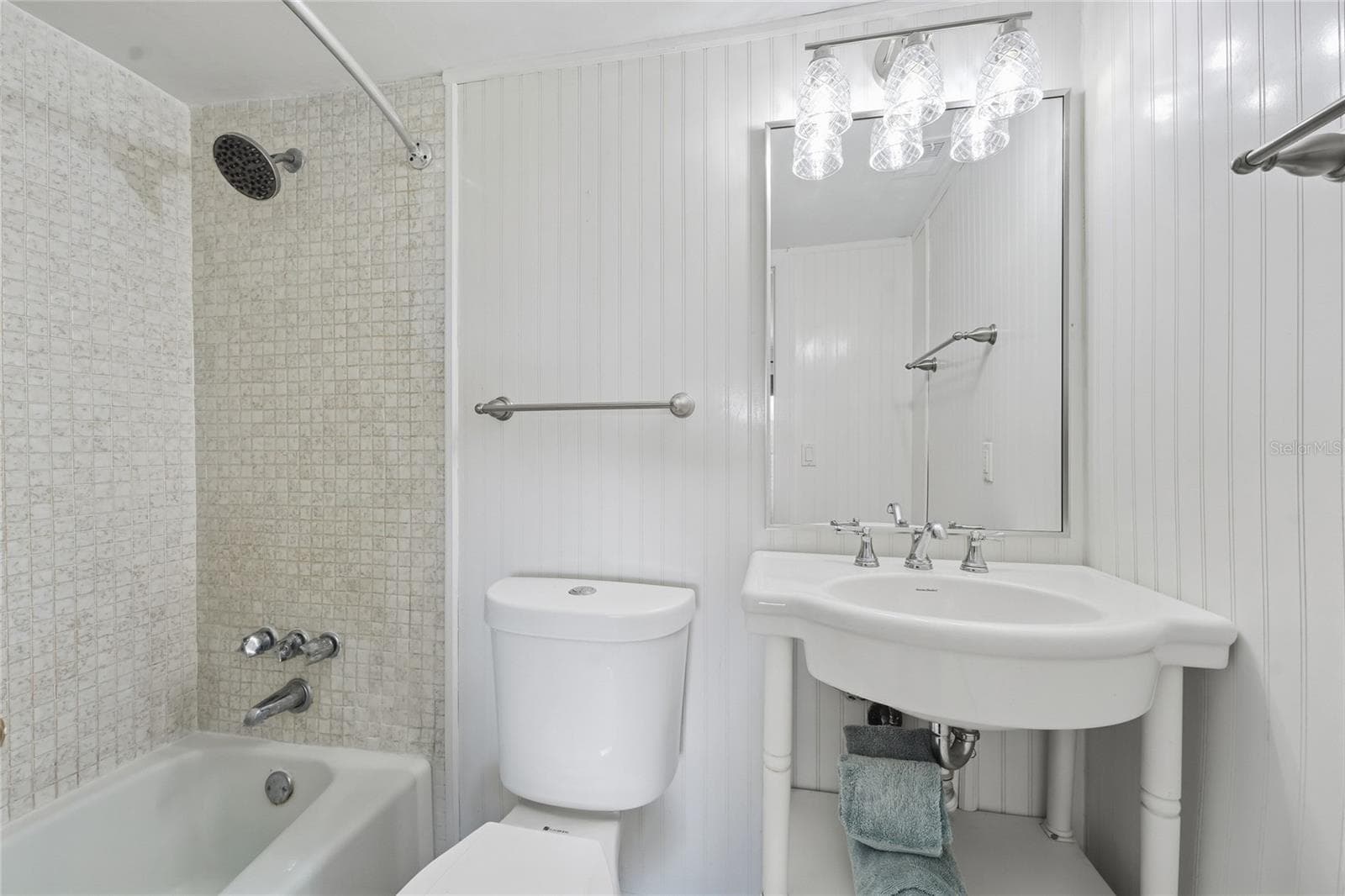 Premier bath - 1300 SEAWAY DR #C1, HUTCHINSON ISLAND