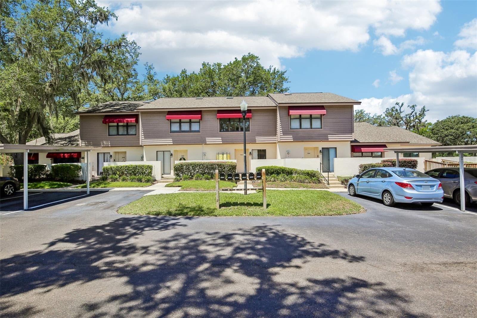 WELCOME TO 1006 CICERO LANE! - 1006 CICERO LN, BRANDON
