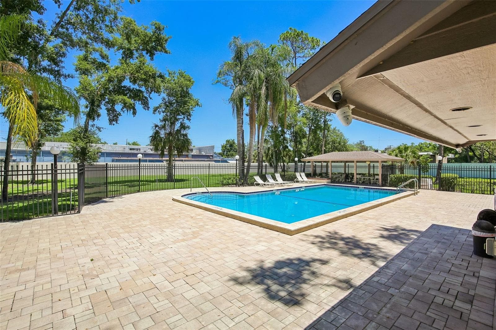 COMMUNITY POOL - 1006 CICERO LN, BRANDON