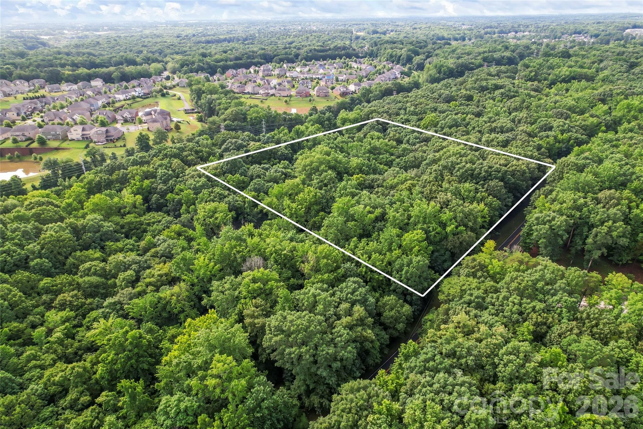 Mature trees and serene surroundings! - Charlotte