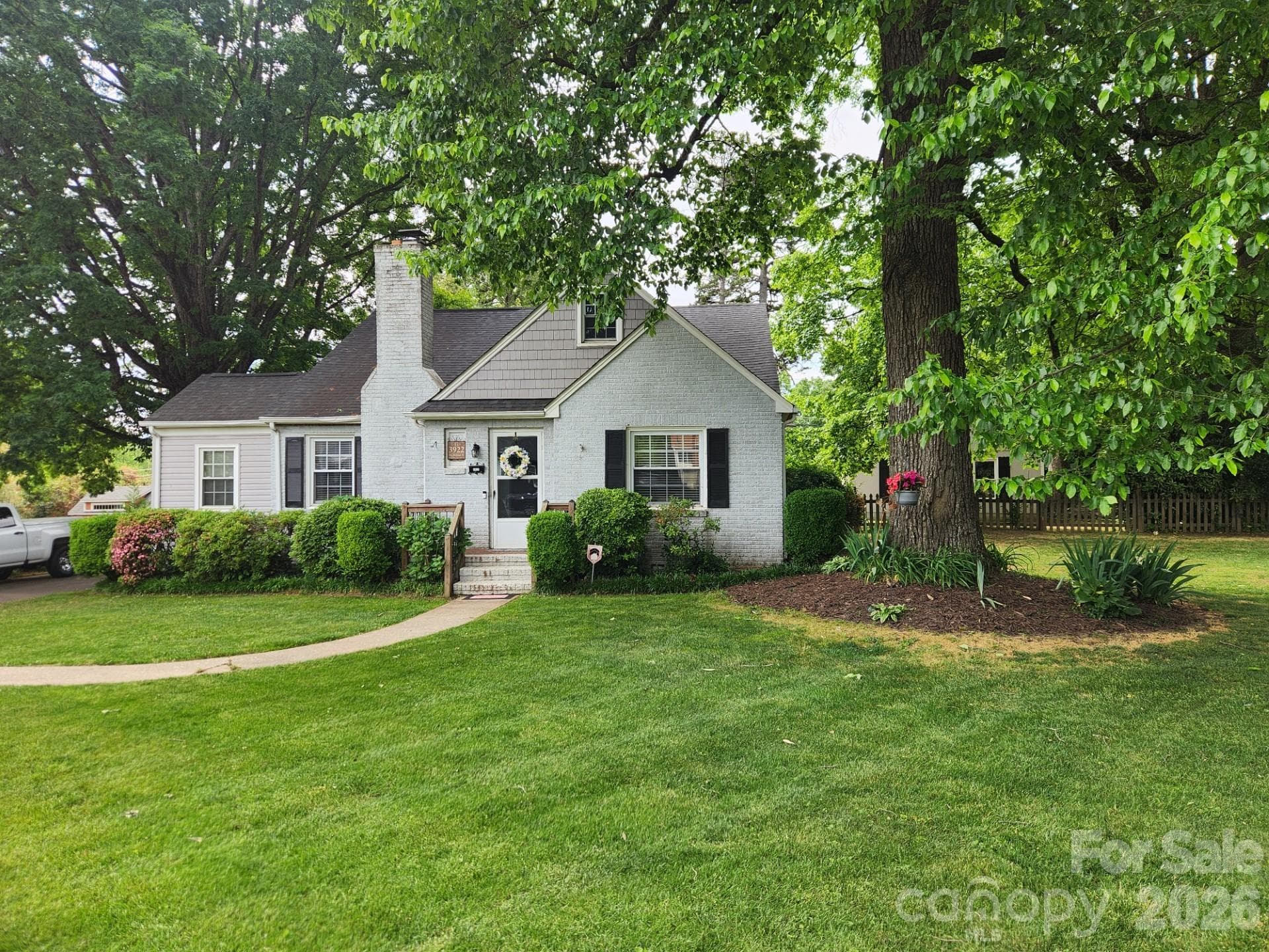Beautiful Curb Appeal - 3922 Mcmillan Street, Charlotte