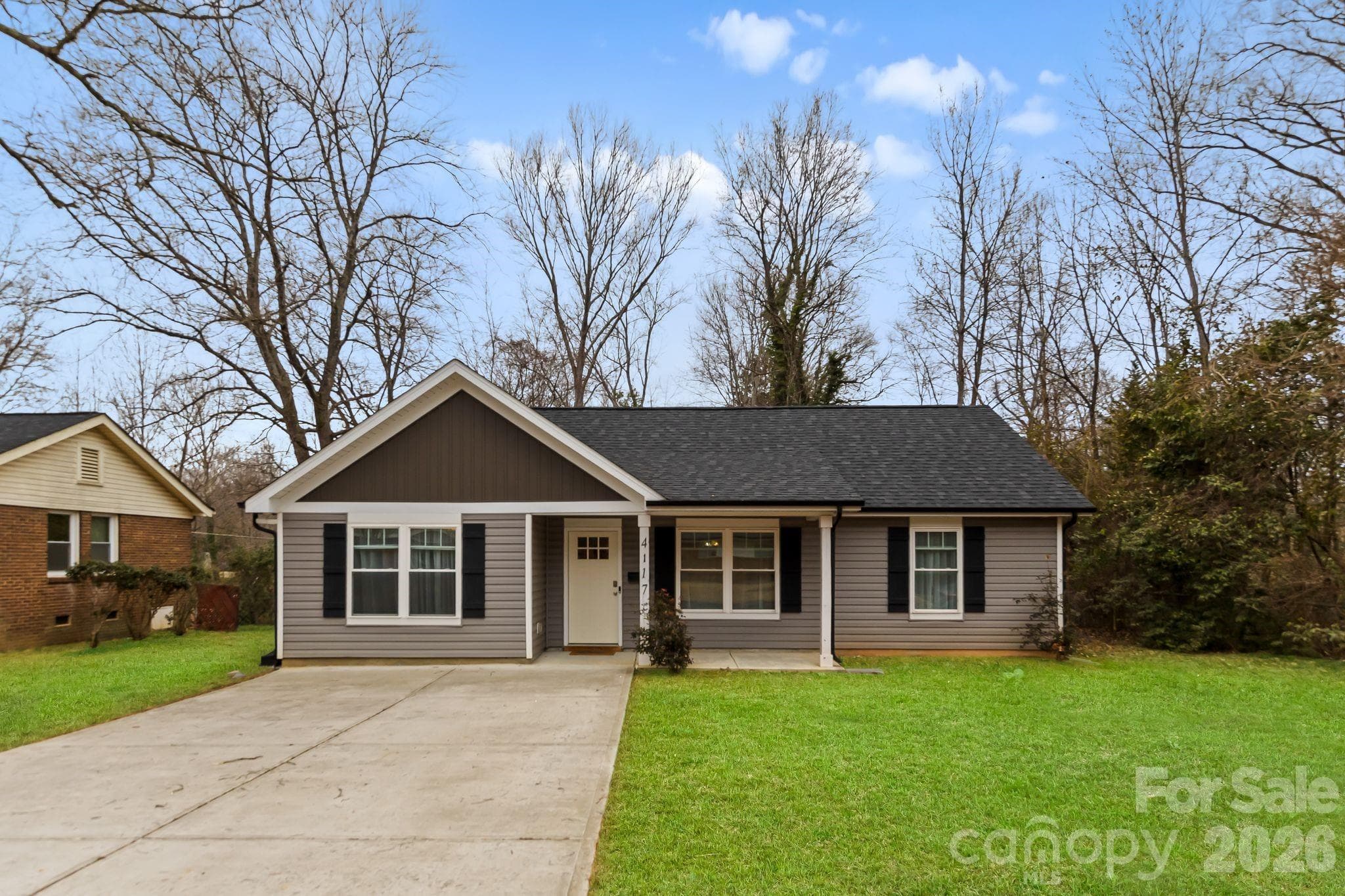 Single Family Residence at 4117 Colebrook Road, Charlotte, photo 2 of 30