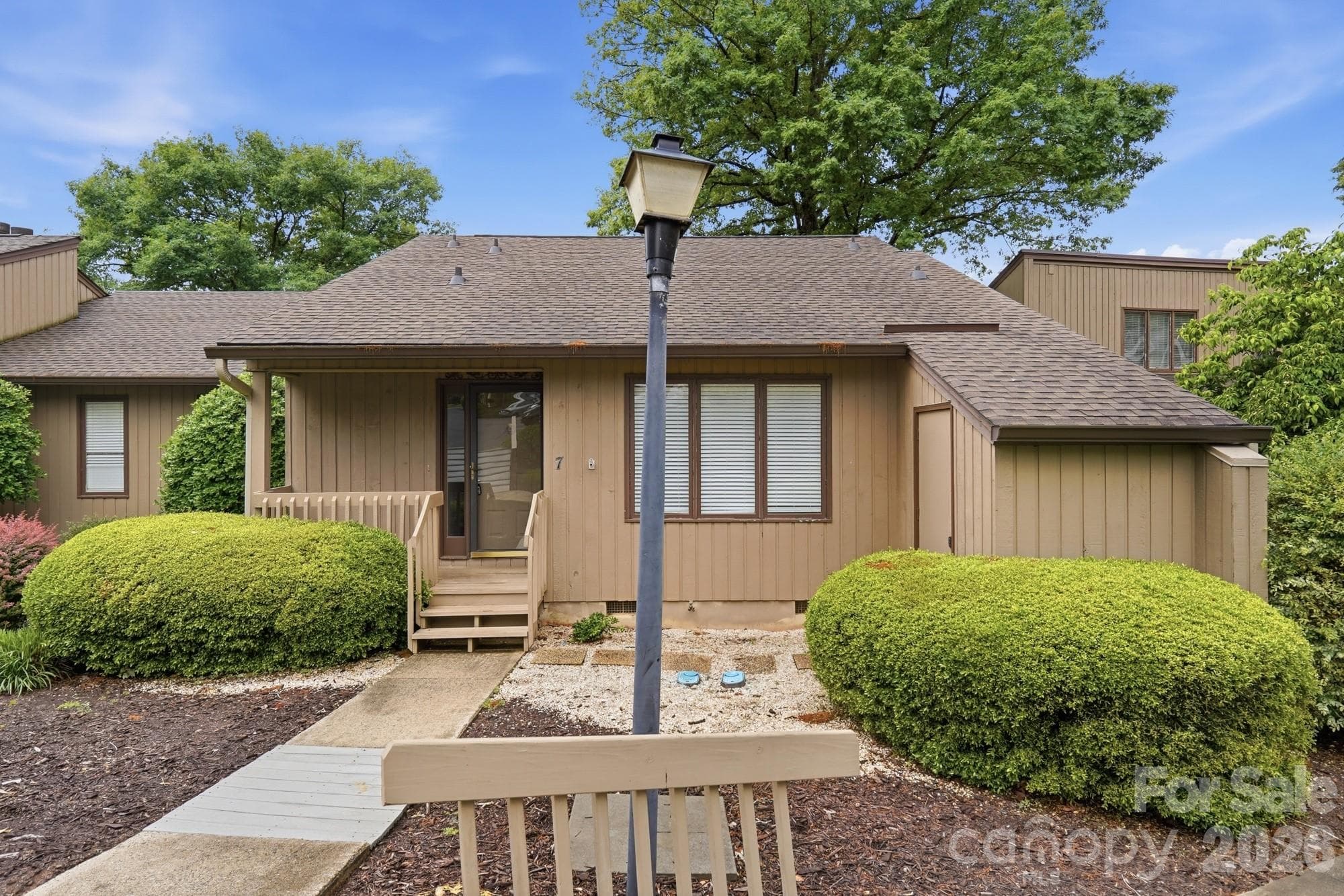 Condominium at Lake Wylie, photo 2 of 34