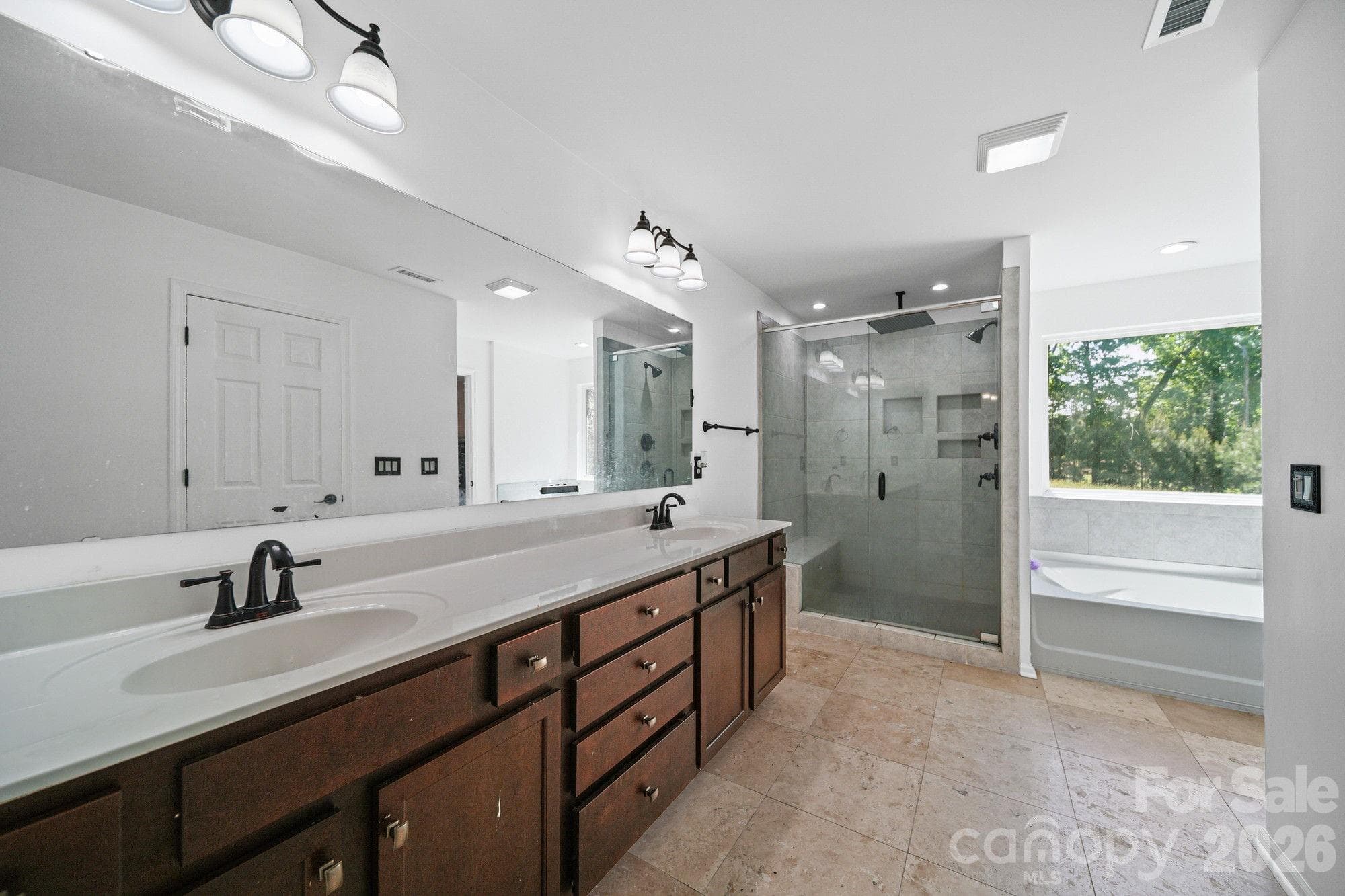 Master Bathroom - 157 Old Harbor Drive, Mount Gilead