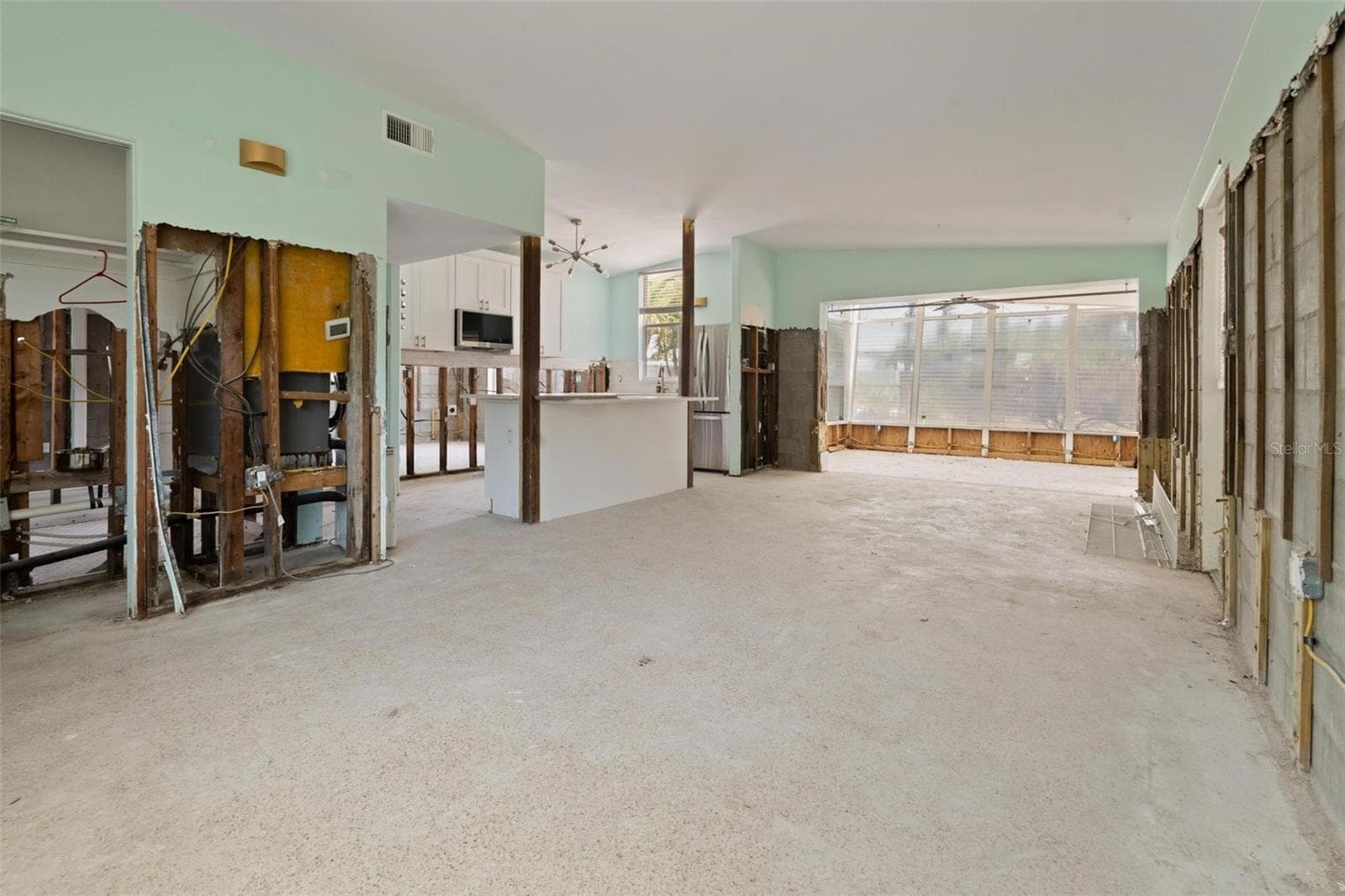 Single Family Residence at 3727 ALABAMA AVE NE, ST PETERSBURG, photo 3 of 16