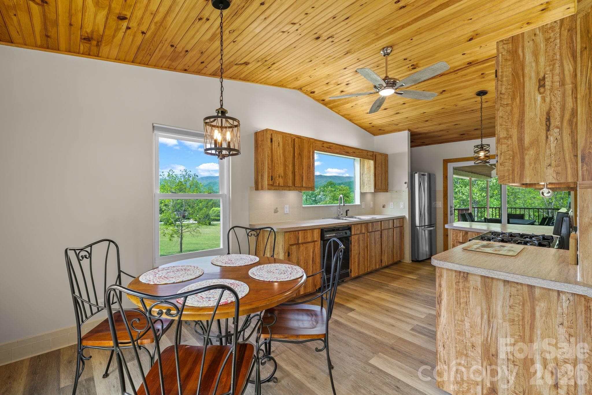 Single Family Residence at 208 Quail Ridge Trail, Franklin, photo 2 of 45