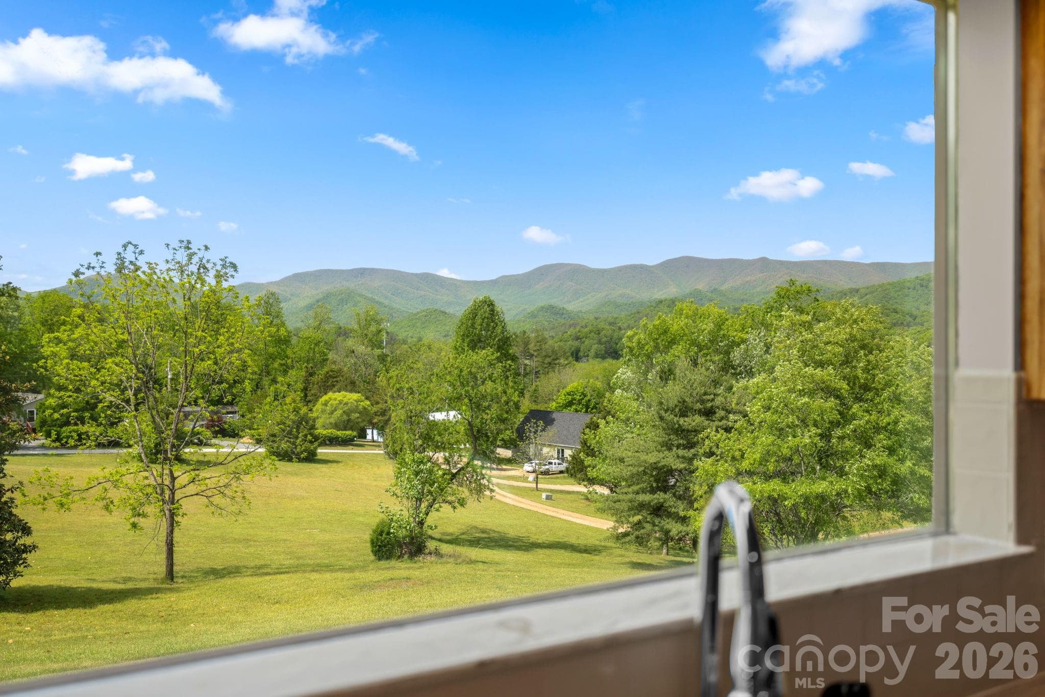 Single Family Residence at 208 Quail Ridge Trail, Franklin, photo 3 of 45