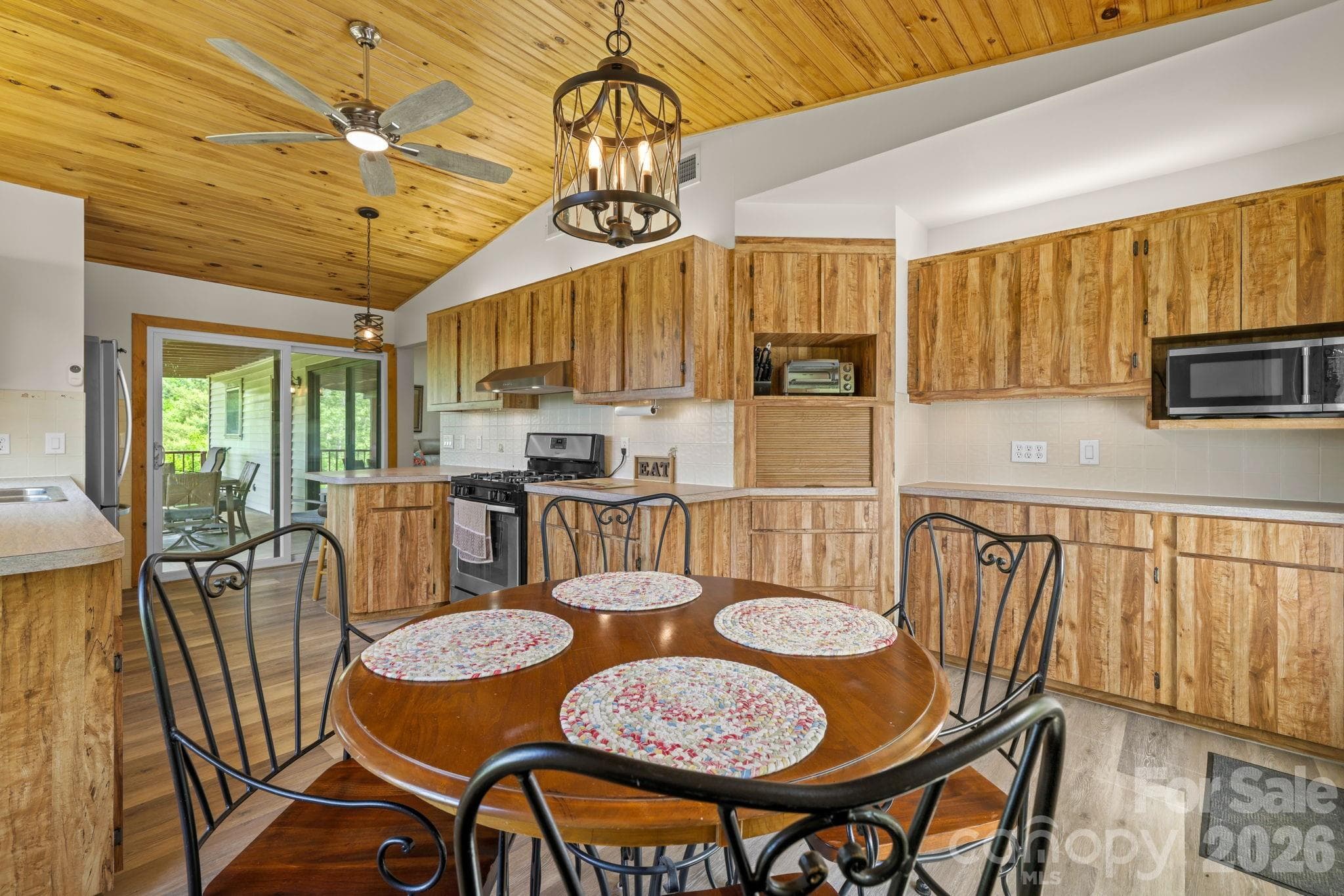 Single Family Residence at 208 Quail Ridge Trail, Franklin, photo 4 of 45