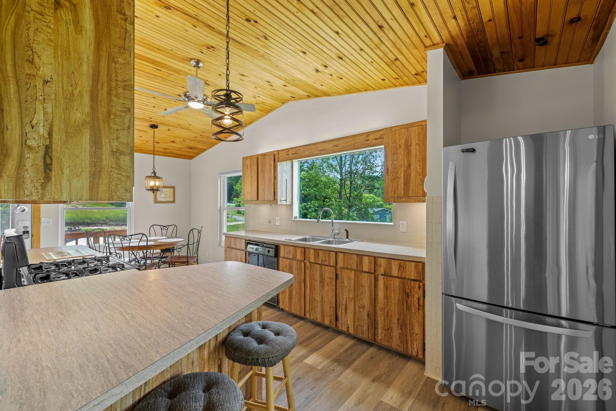 Single Family Residence at 208 Quail Ridge Trail, Franklin, photo 6 of 45
