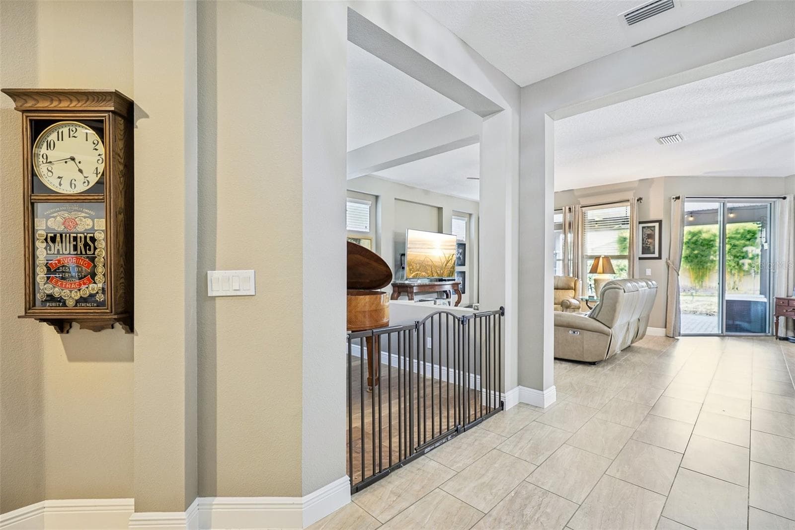 Single Family Residence at 508 NARROW VIEW LN, GROVELAND, photo 12 of 41