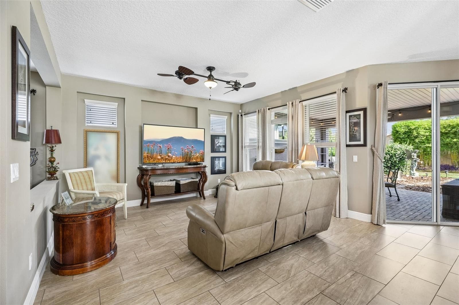 Single Family Residence at 508 NARROW VIEW LN, GROVELAND, photo 15 of 41