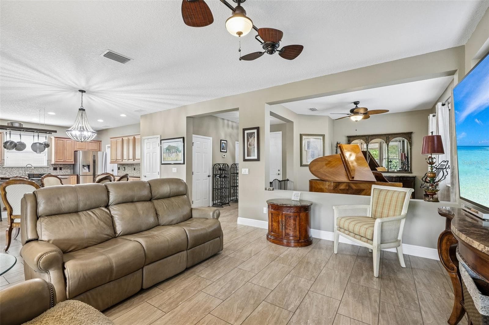 Single Family Residence at 508 NARROW VIEW LN, GROVELAND, photo 16 of 41